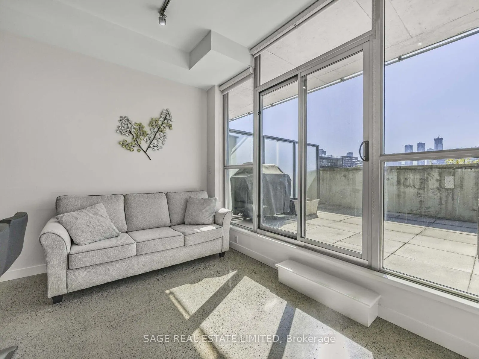 510 King Street E, #405