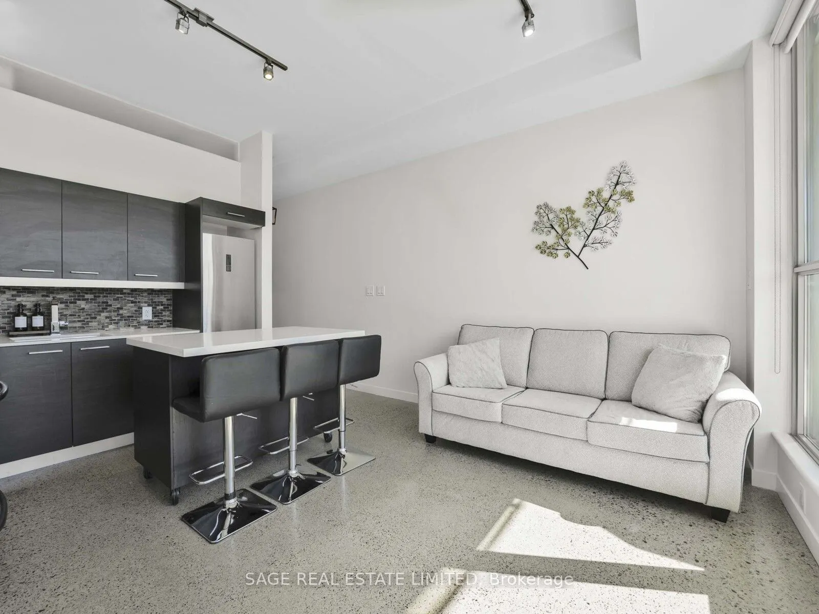 510 King Street E, #405