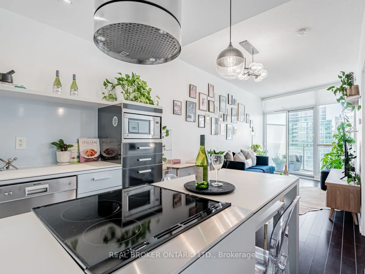 38 Dan Leckie Way, #3106