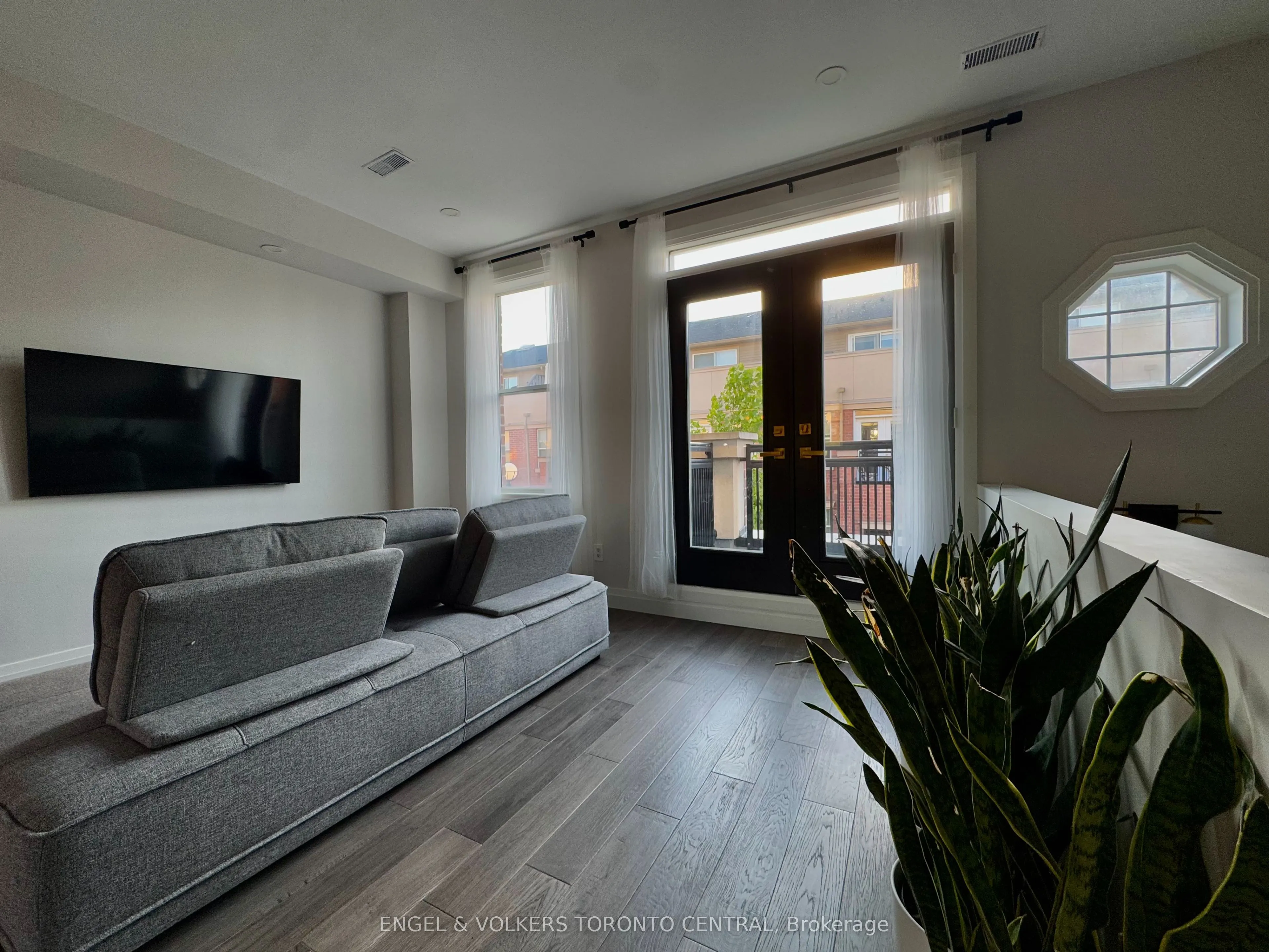 51 Halton Street, #216