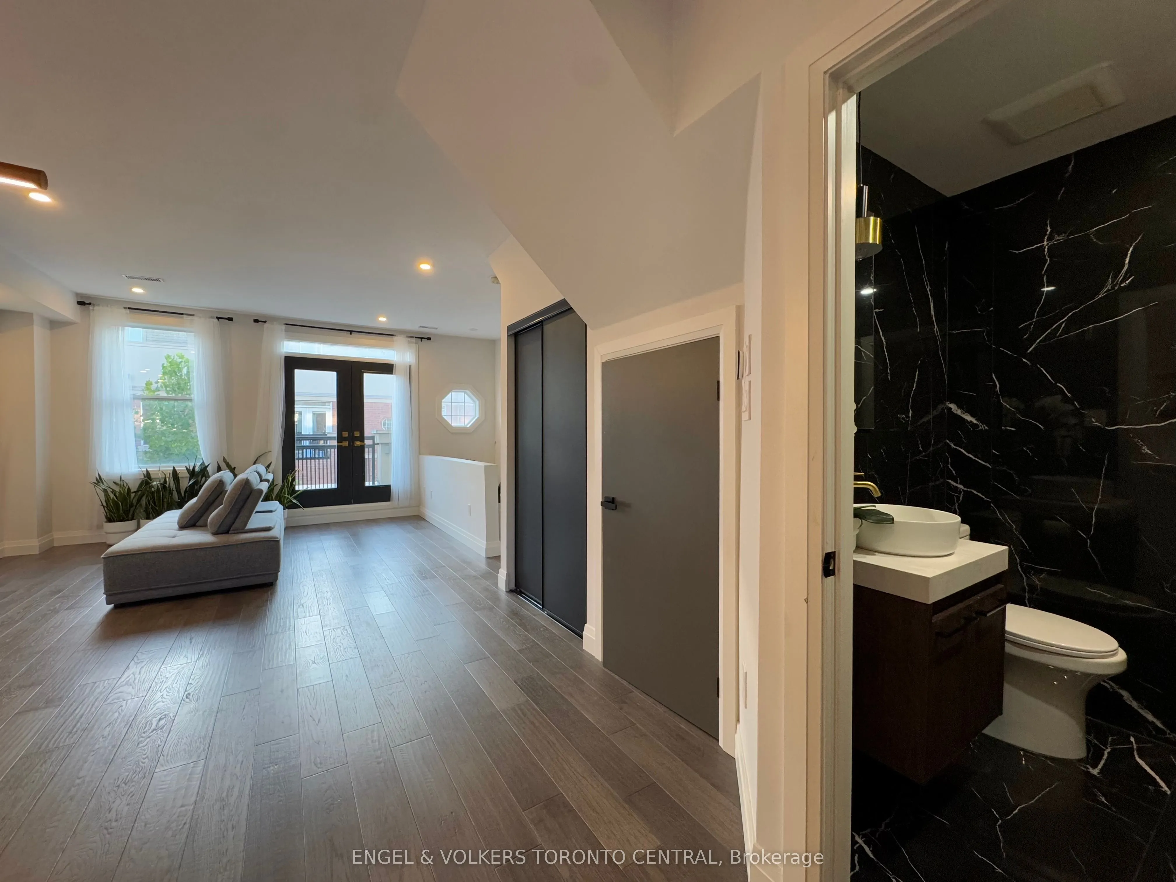 51 Halton Street, #216