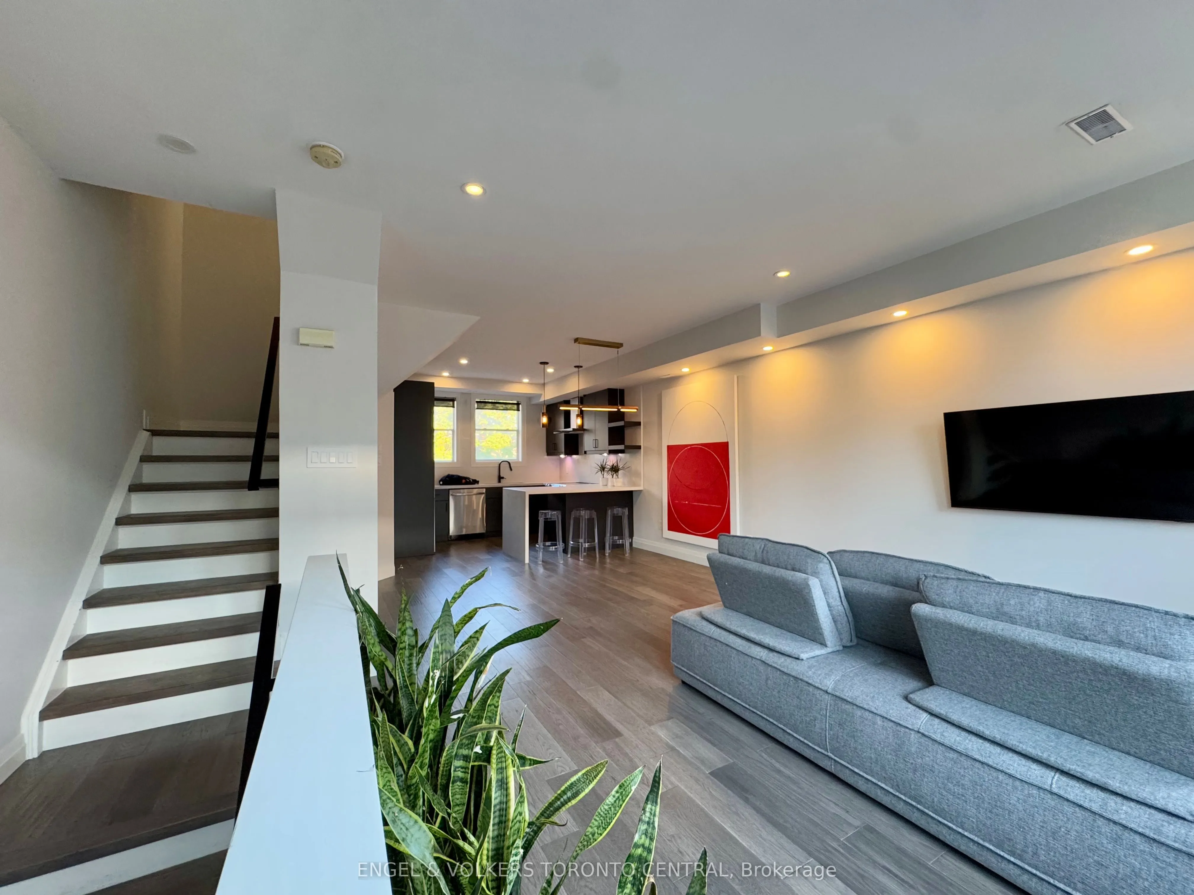 51 Halton Street, #216
