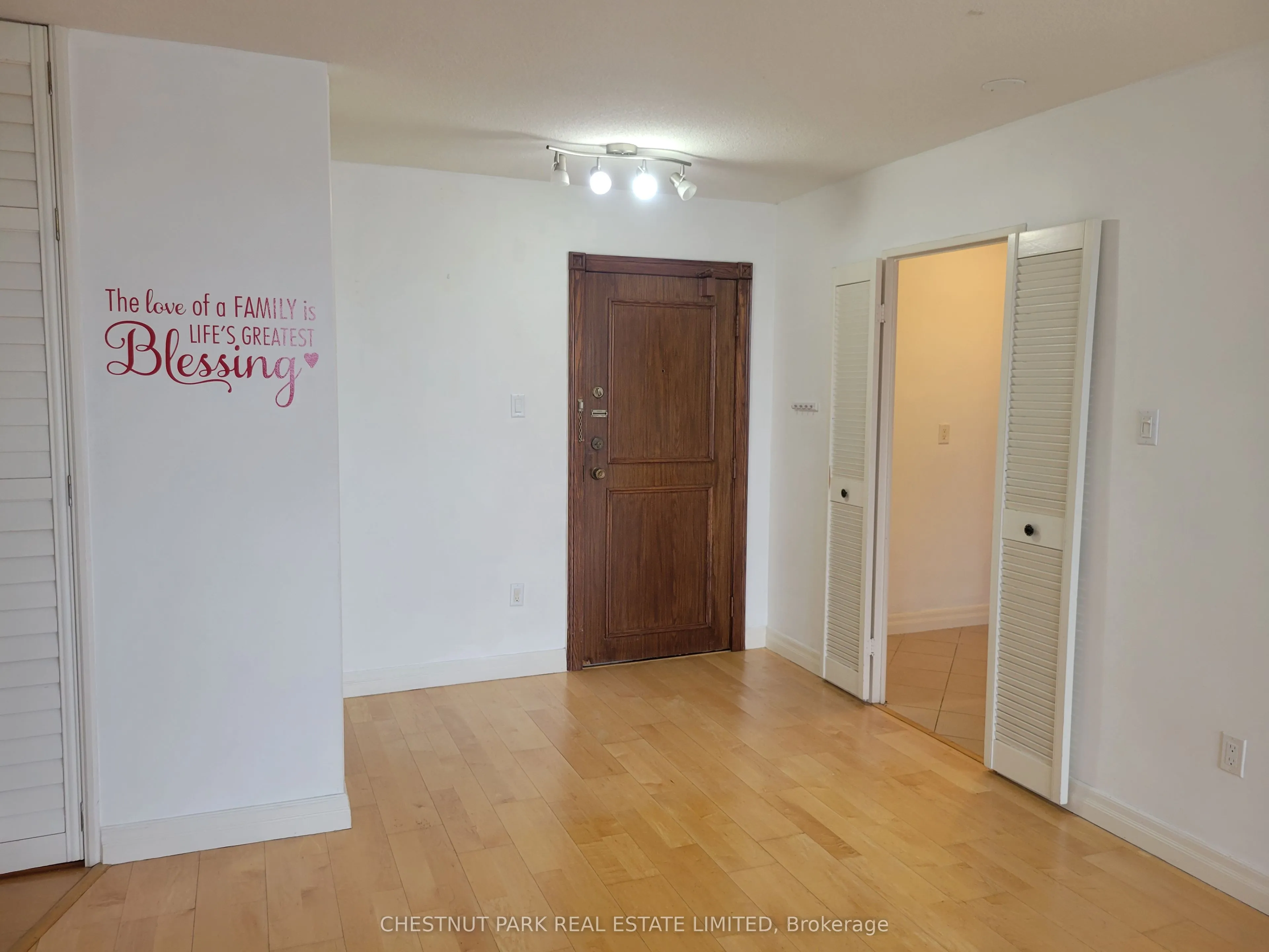 260 Seneca Hill Drive, #1404