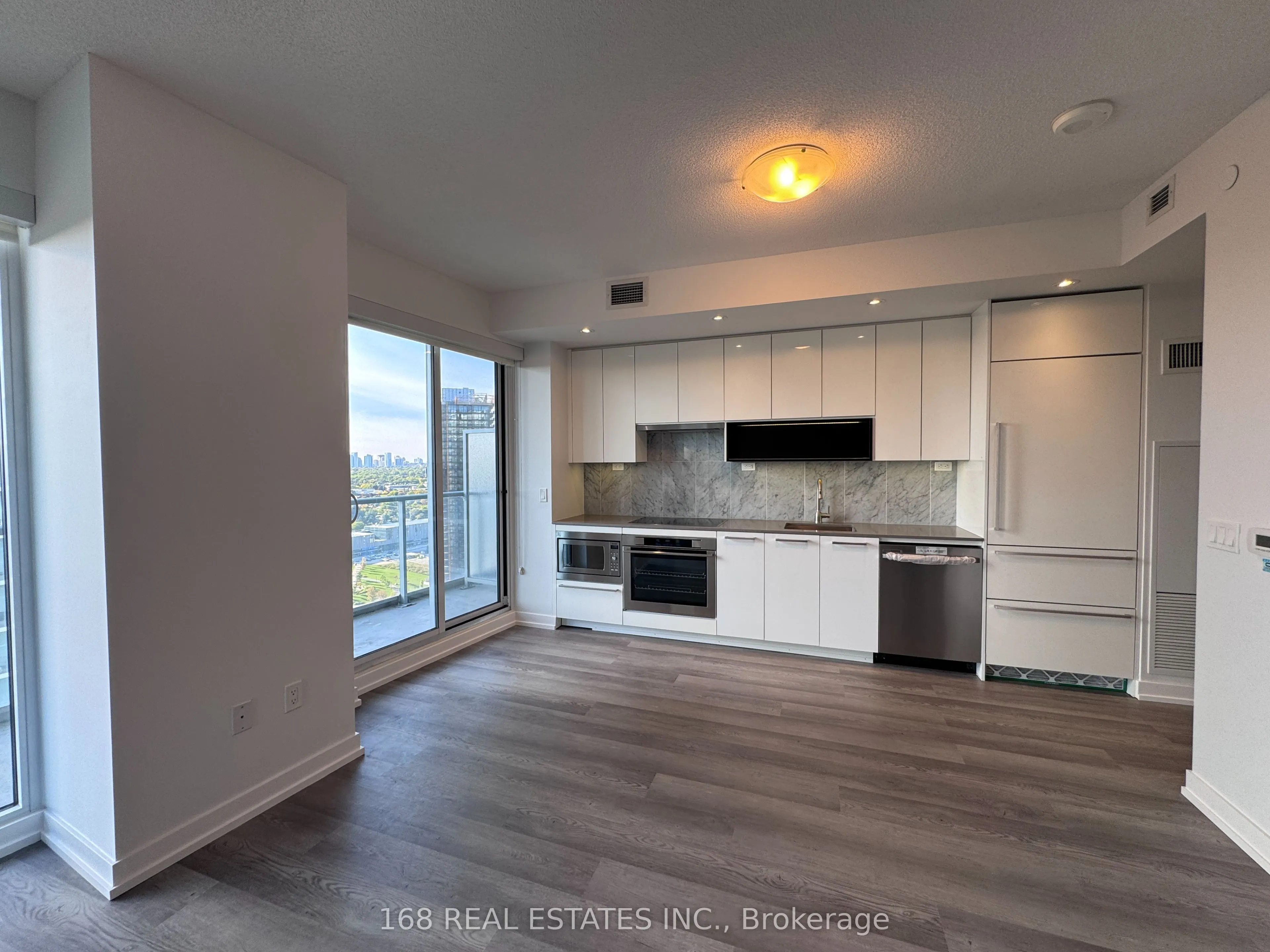 117 Mcmahon Drive, #2903