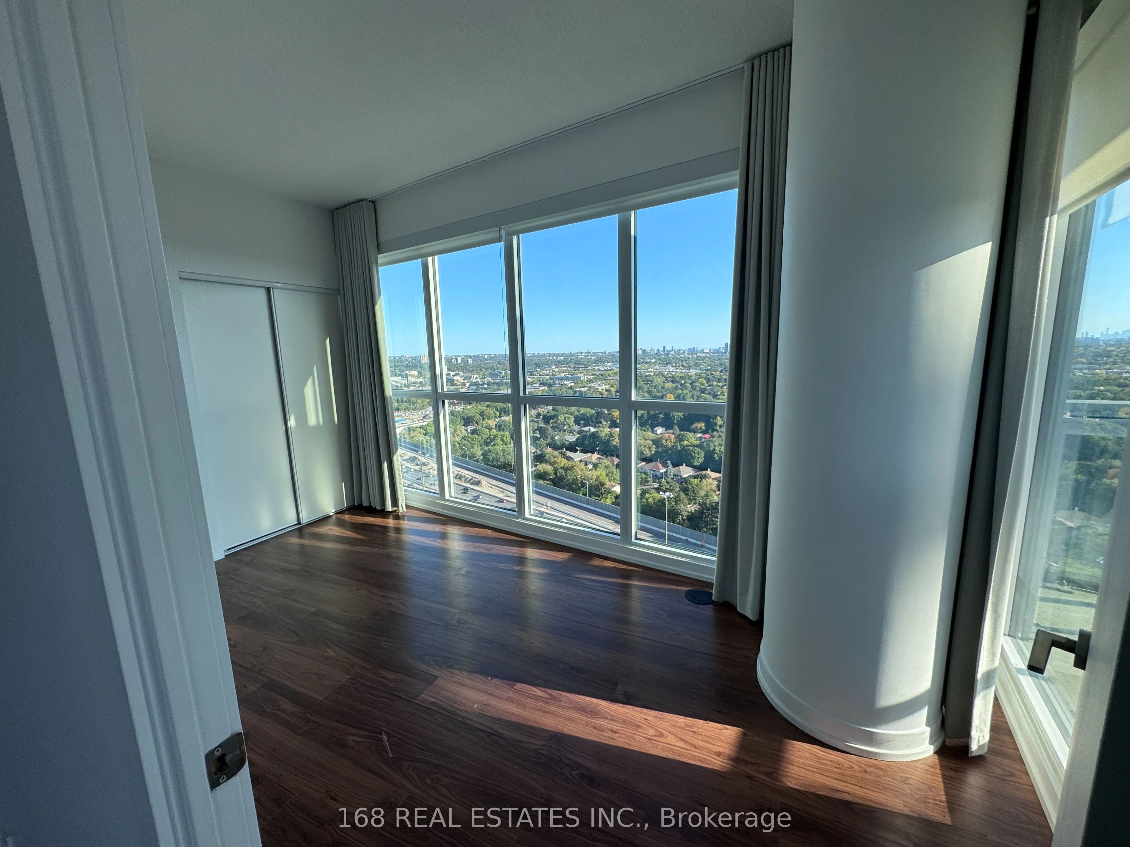 117 Mcmahon Drive, #2903