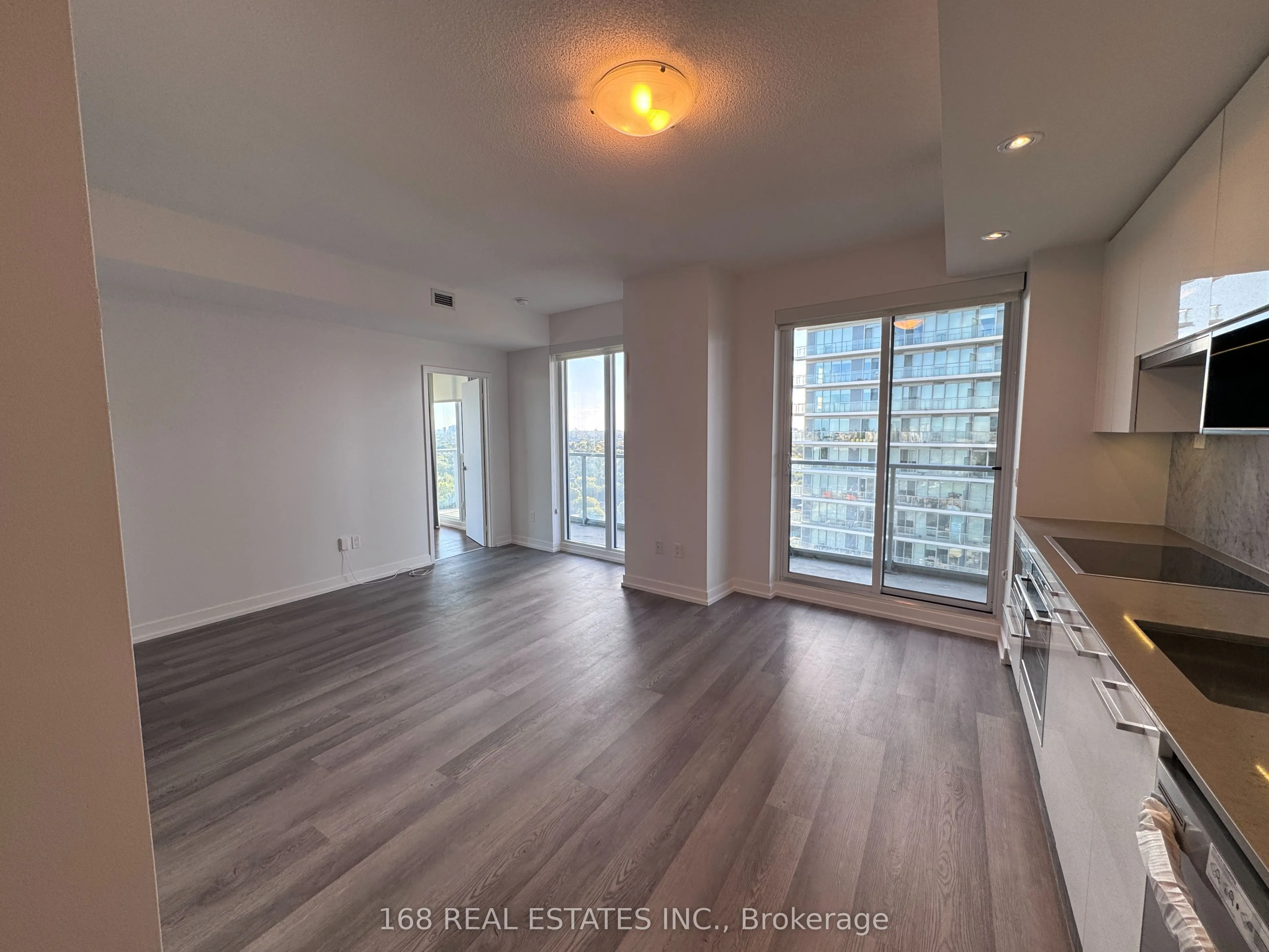117 Mcmahon Drive, #2903