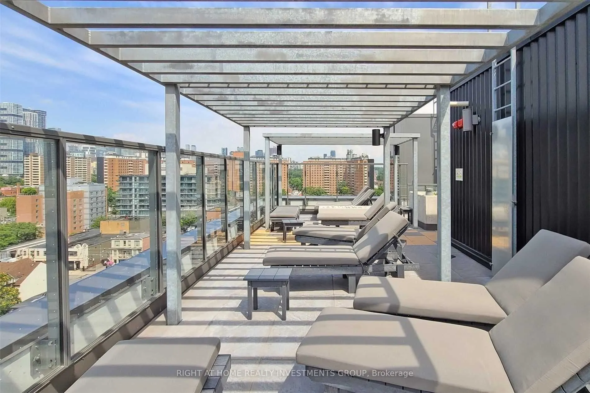 120 Parliament Street, #817