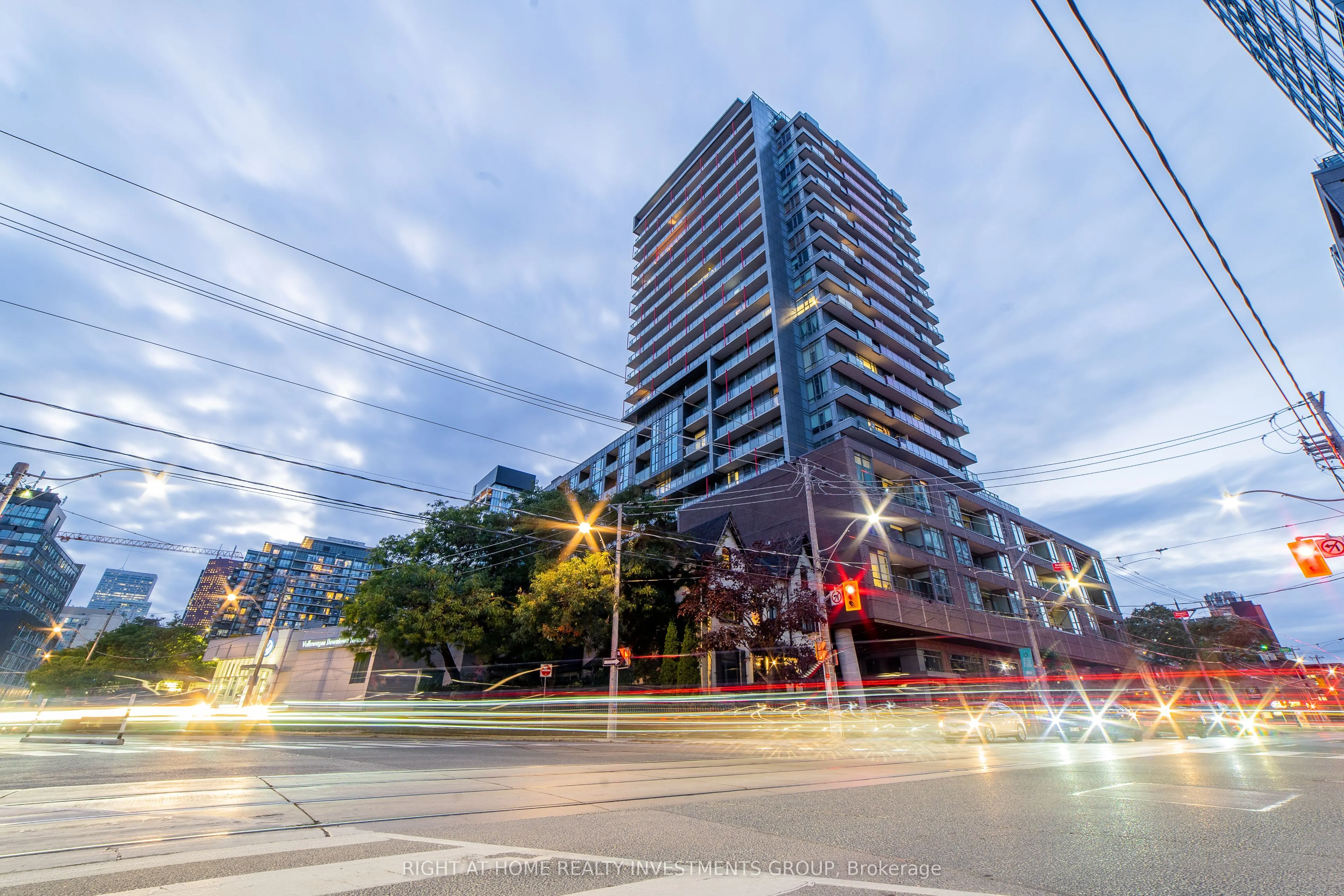 120 Parliament Street, #817