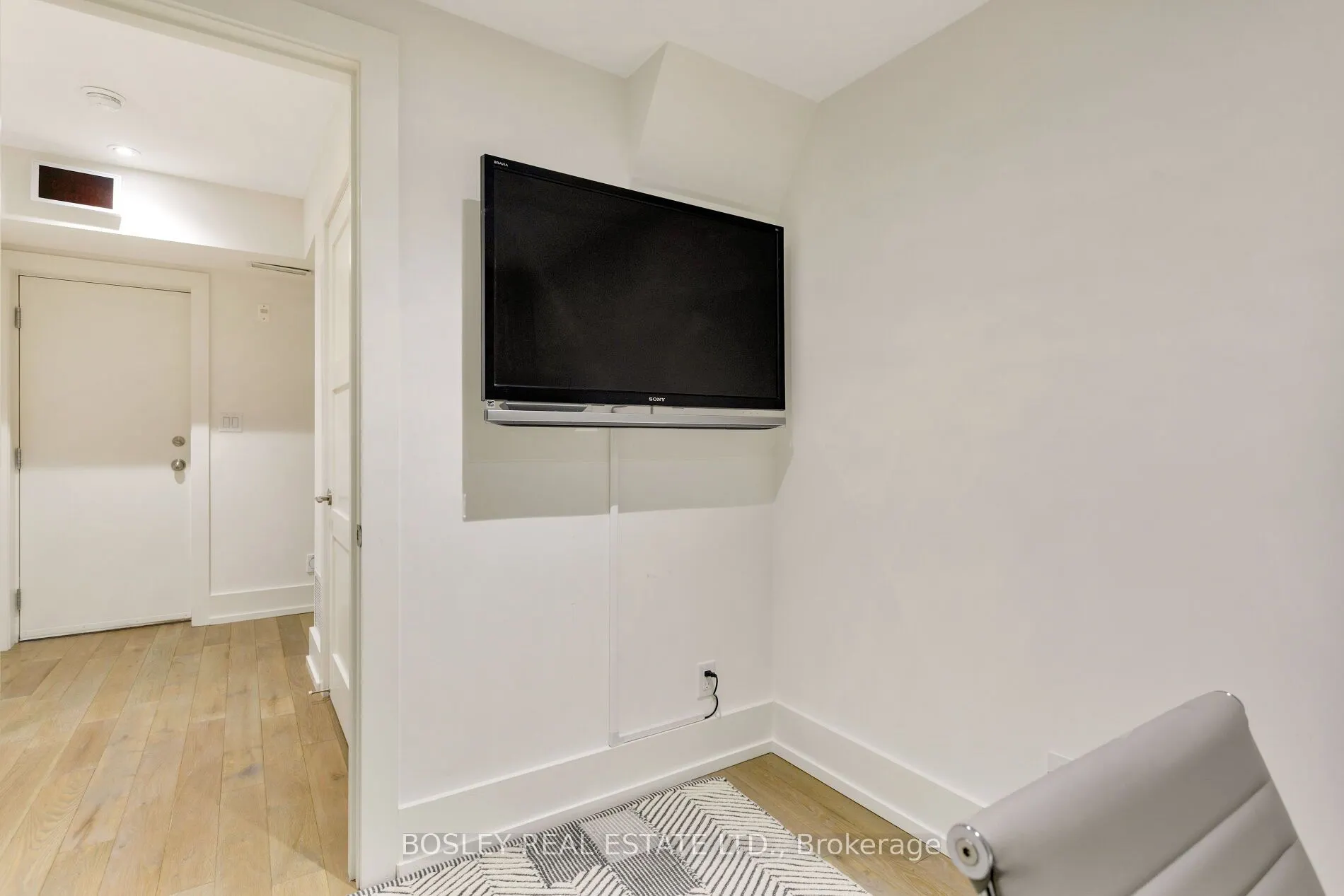 5B Sylvan Avenue, #6