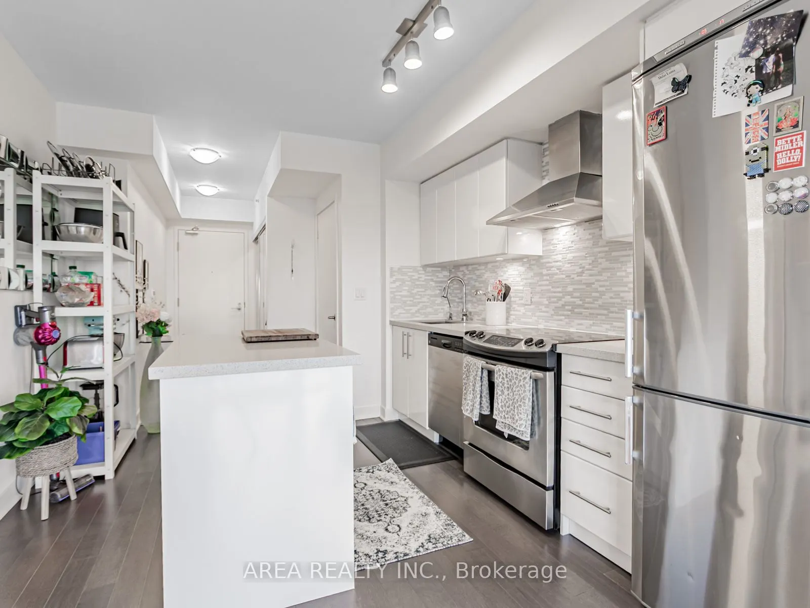 58 Orchard View Boulevard, #2009