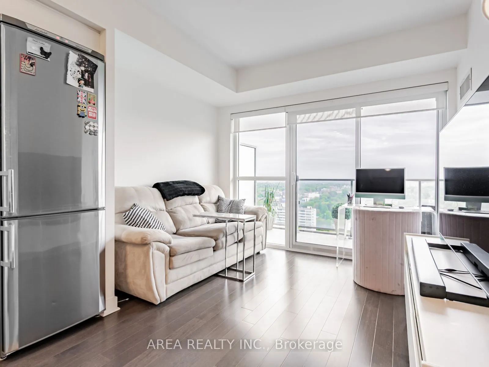 58 Orchard View Boulevard, #2009