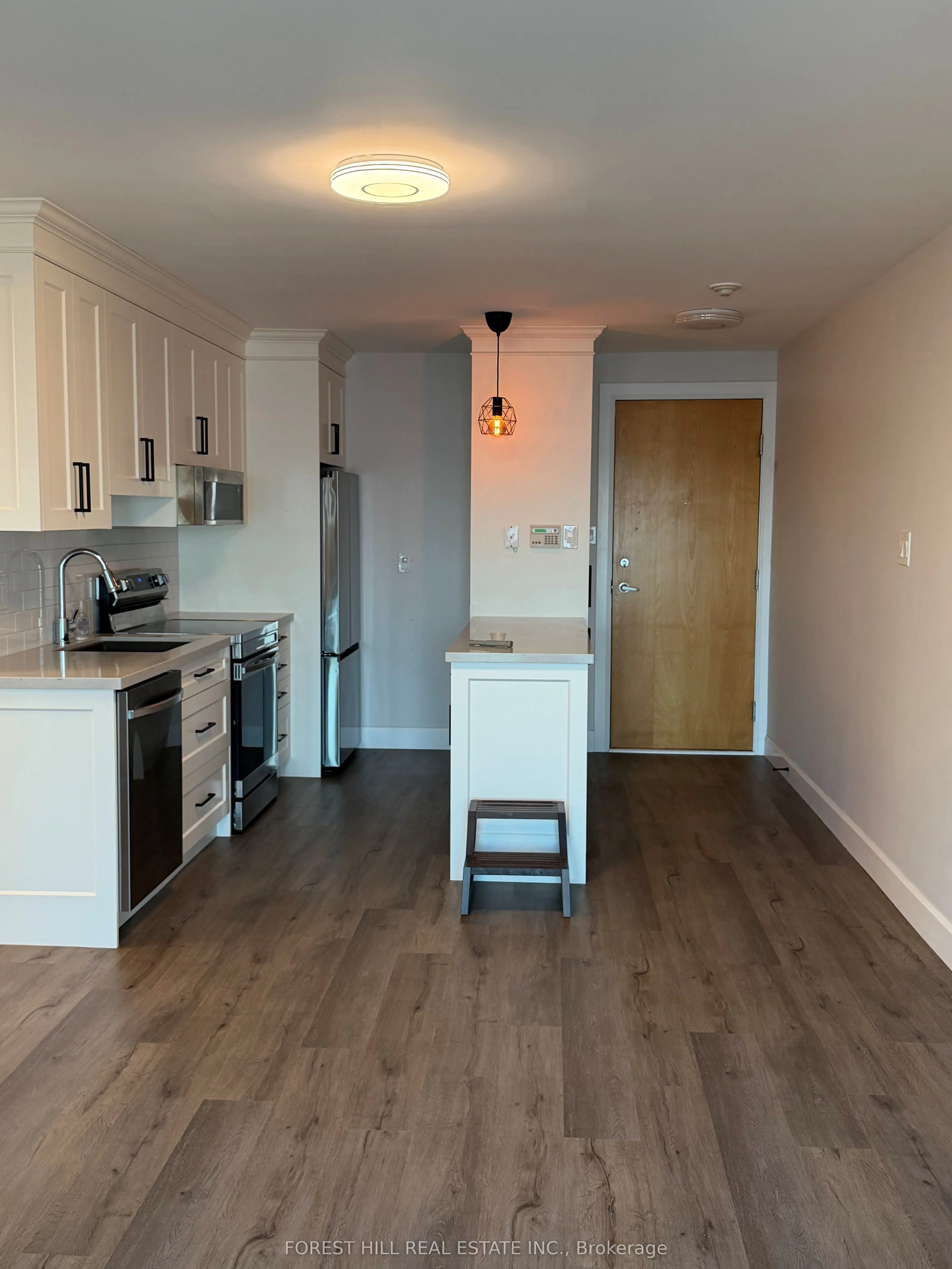600 Queens Quay Avenue W, #826