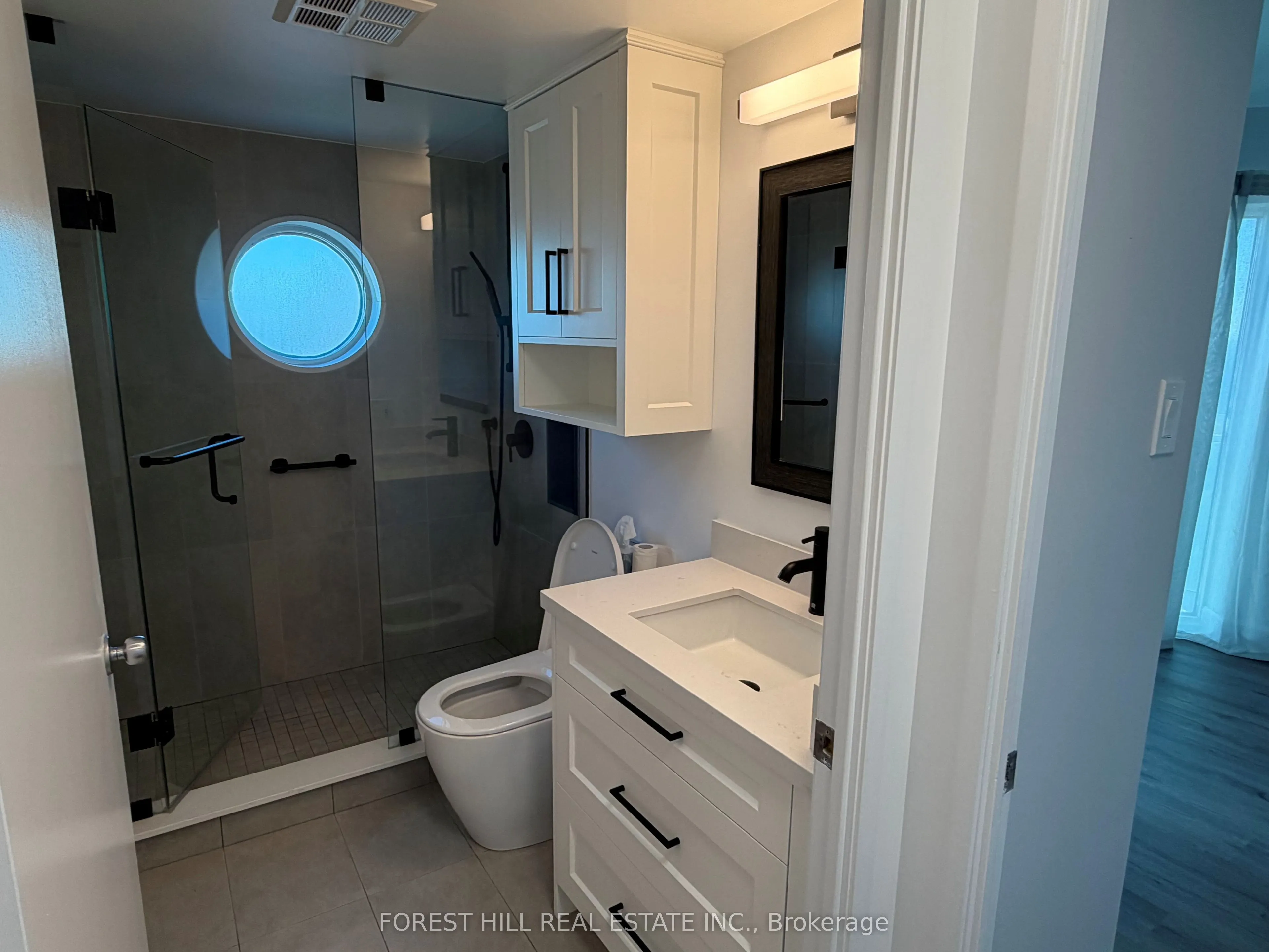 600 Queens Quay Avenue W, #826