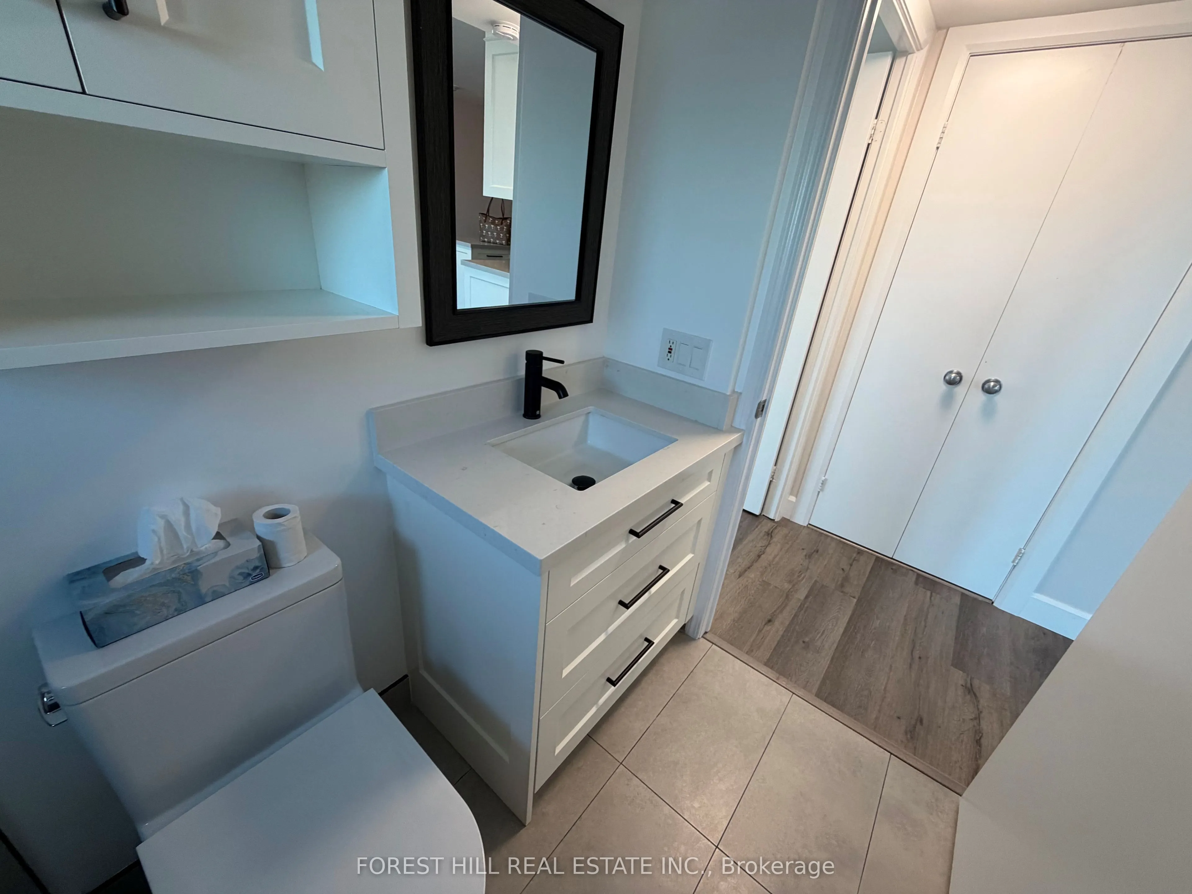 600 Queens Quay Avenue W, #826