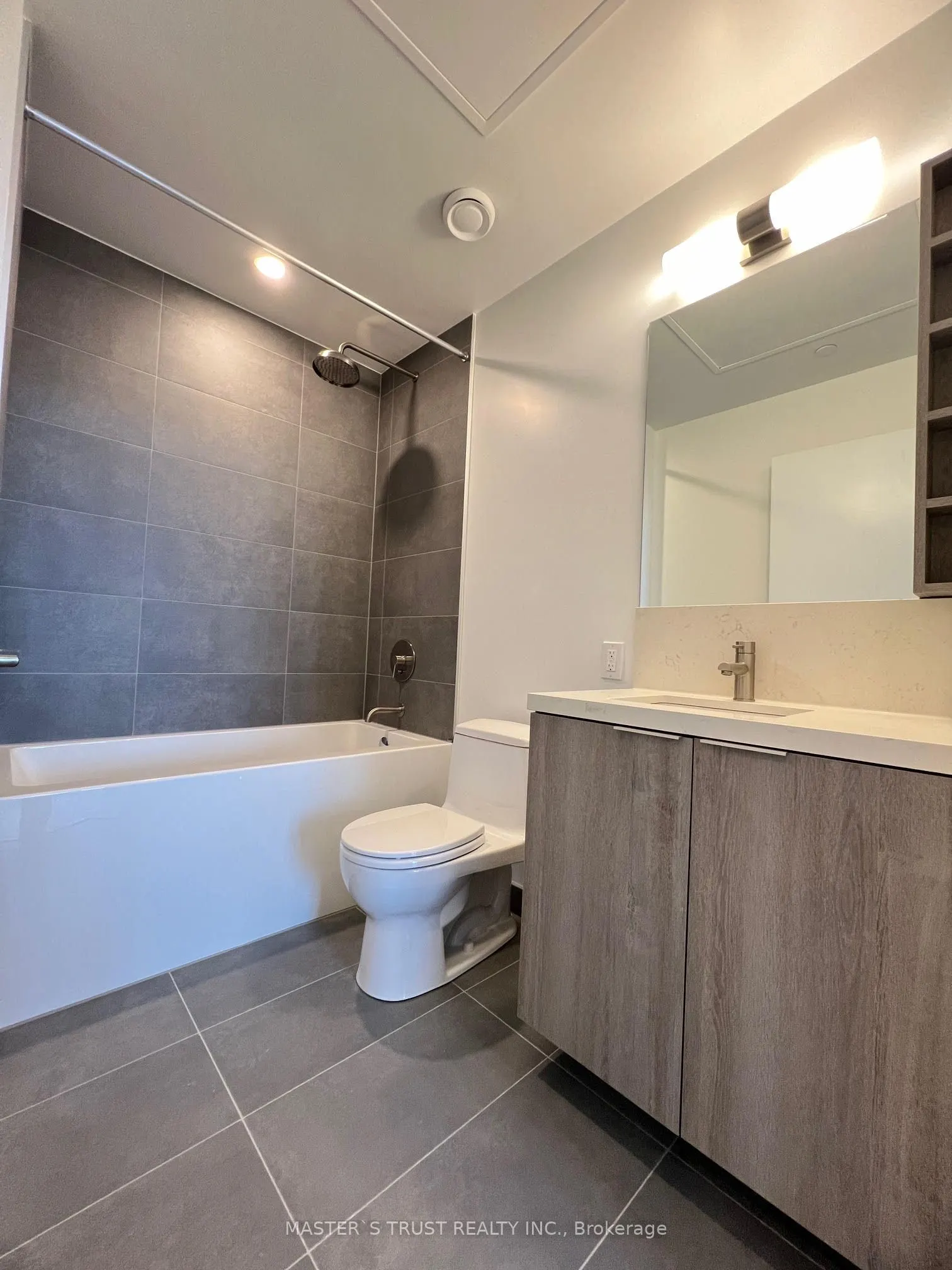 2020 Bathurst Street, #931