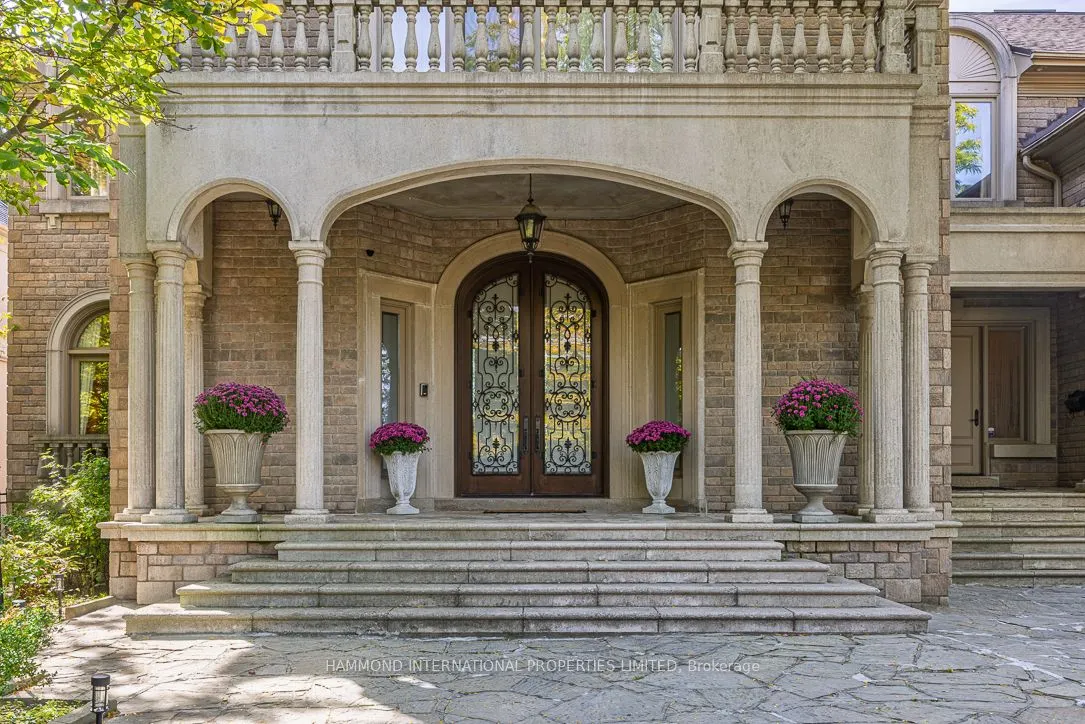 32 Arjay Crescent