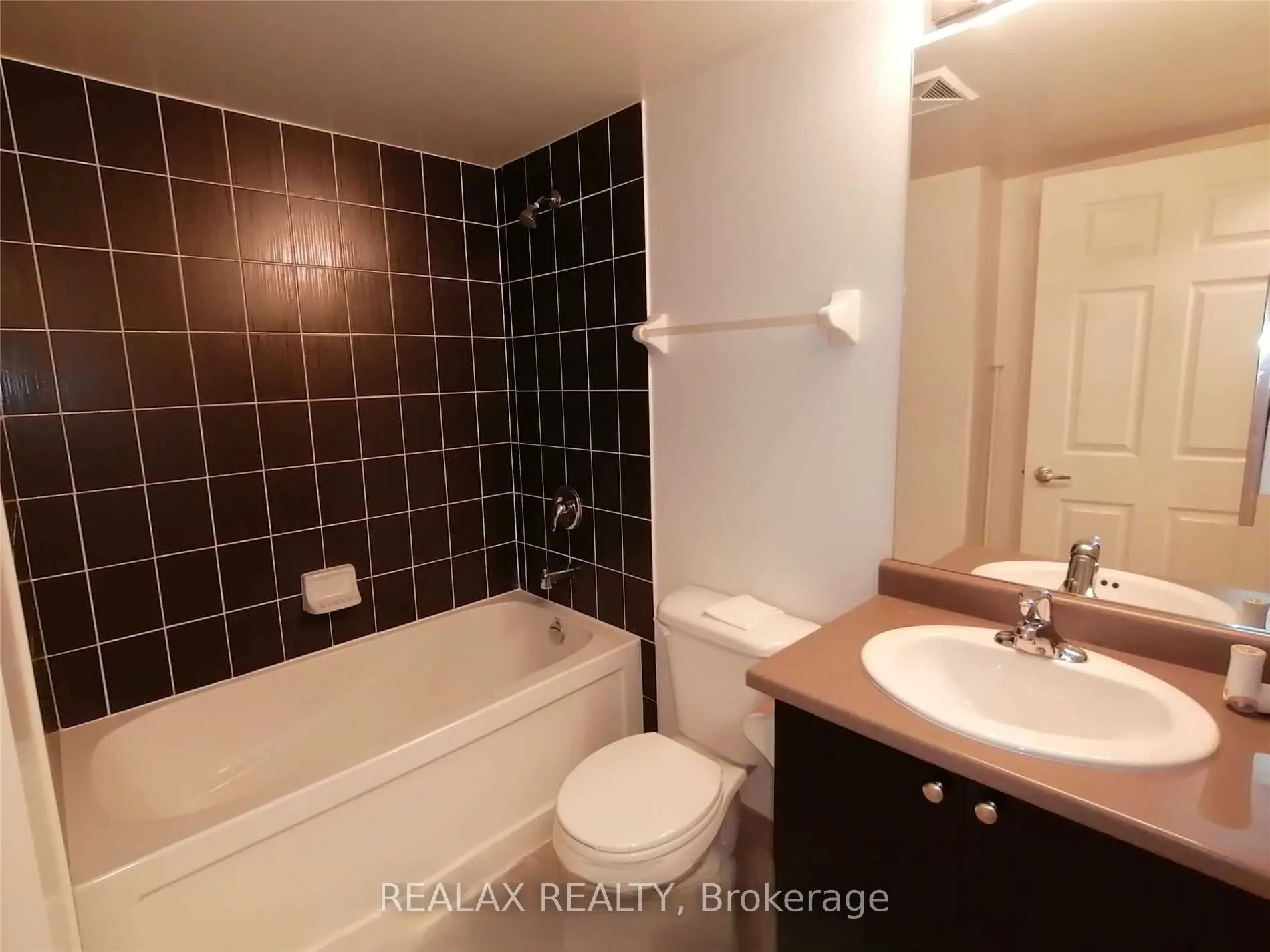25 Lower Simcoe Street, #1102