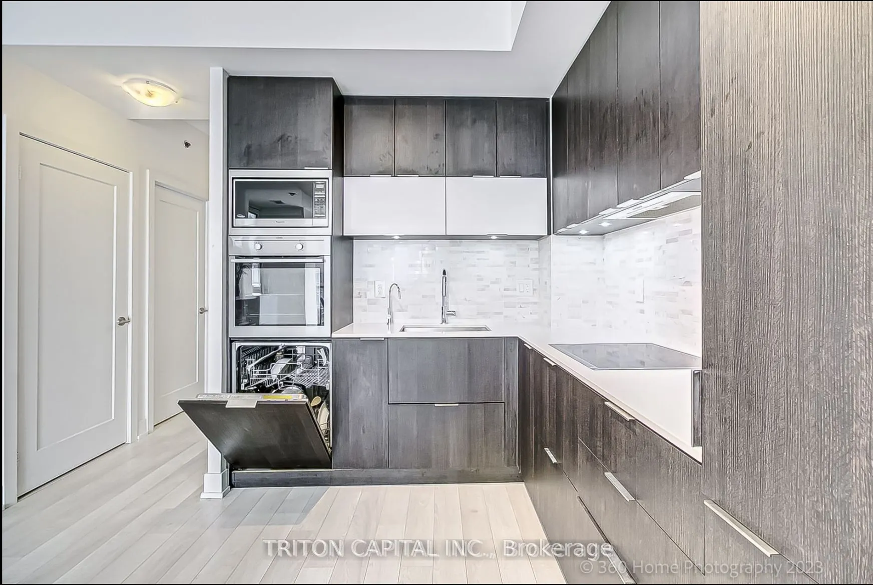 318 Richmond Street W, #3407