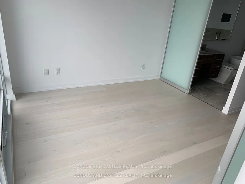 488 University Avenue, #3210
