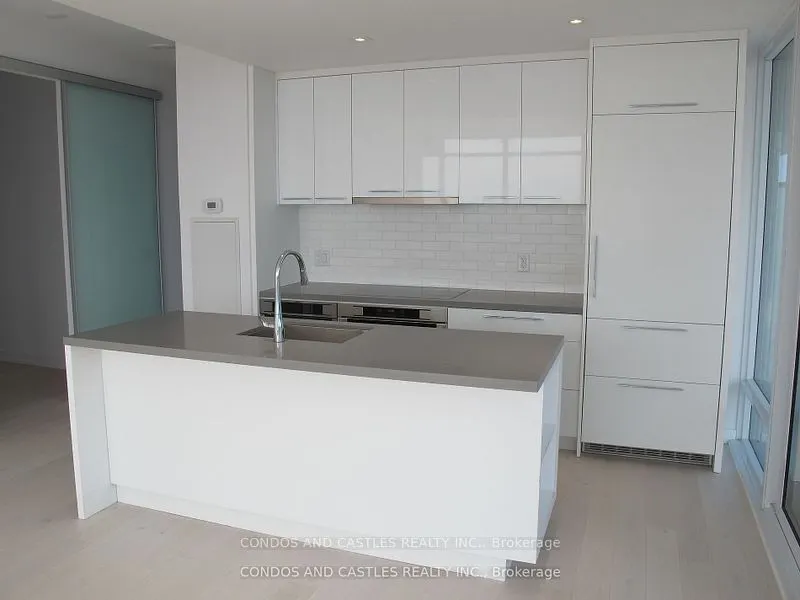 488 University Avenue, #3210