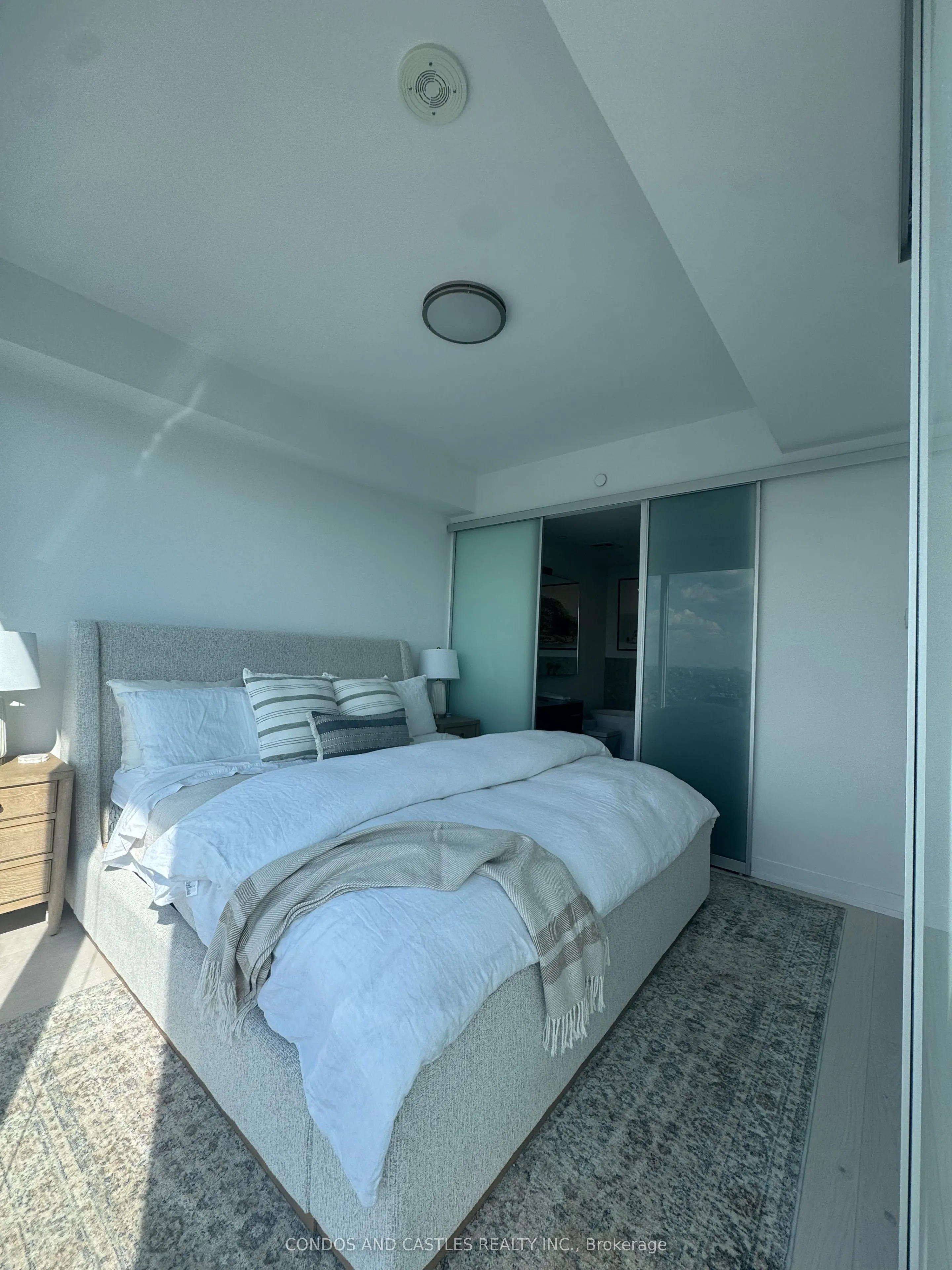 488 University Avenue, #3210