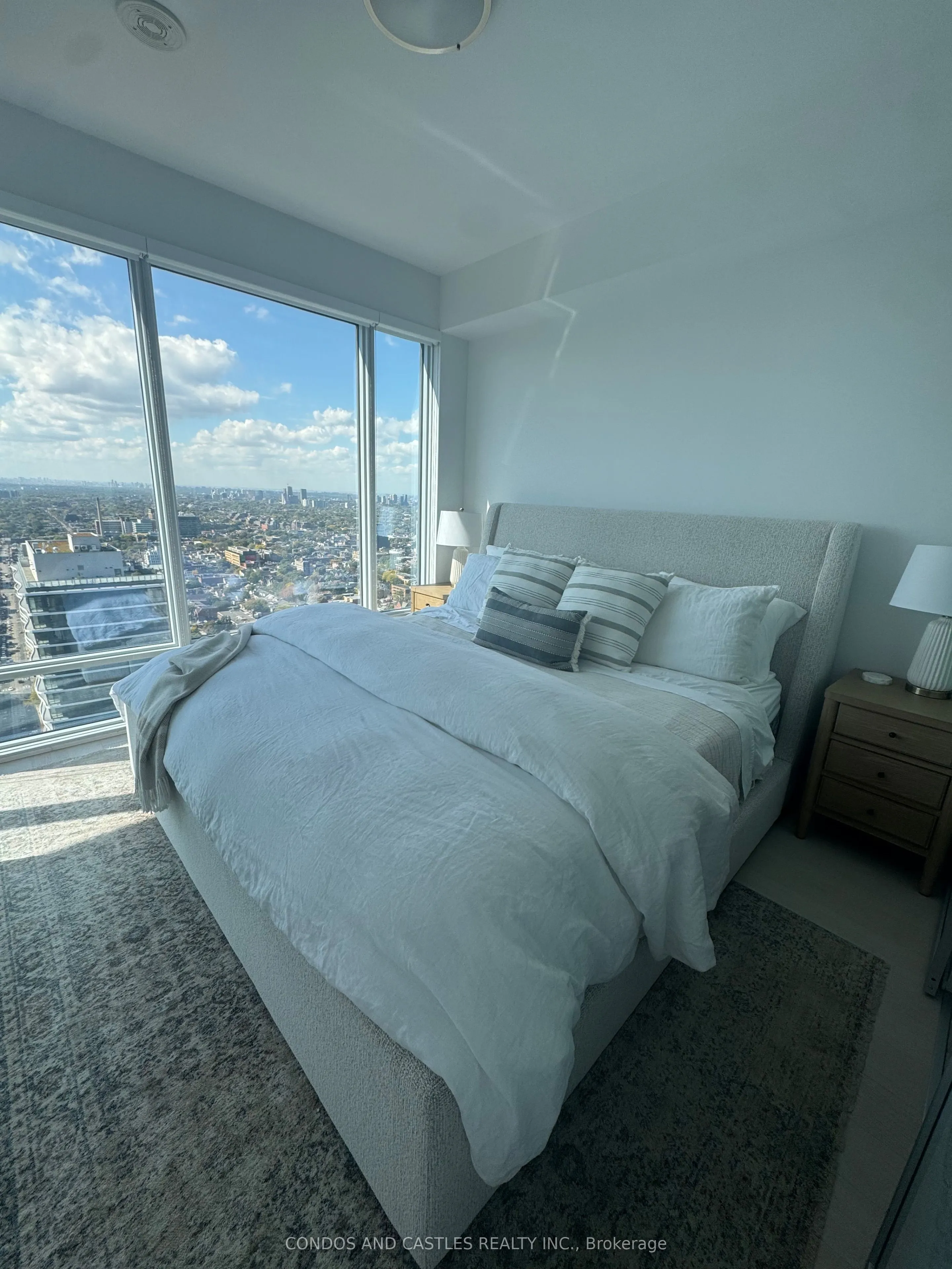 488 University Avenue, #3210