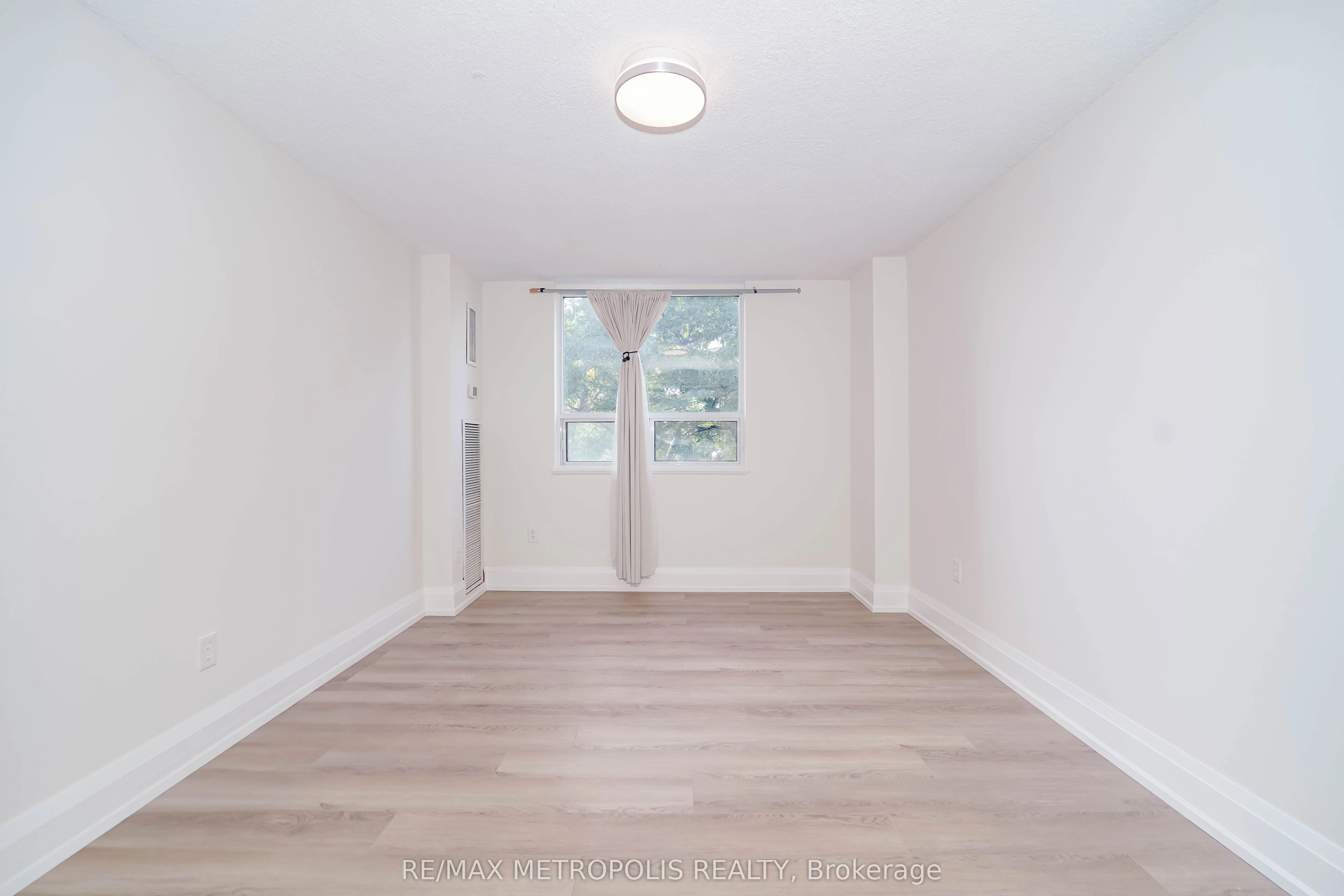 10 Muirhead Road, #206