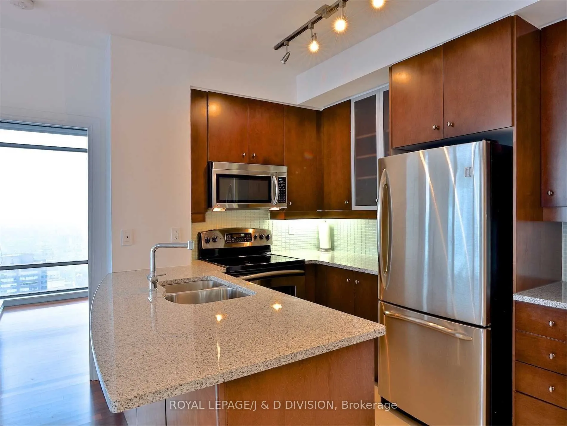 18 Yorkville Avenue, #3104