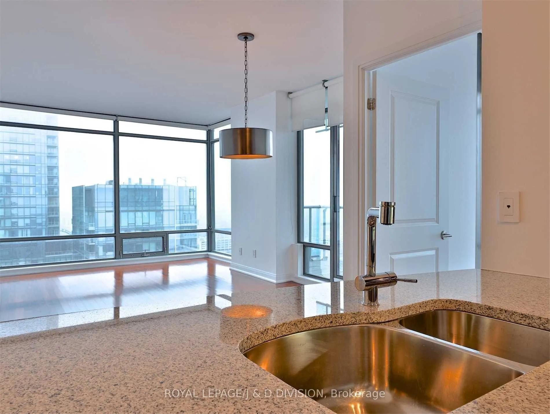 18 Yorkville Avenue, #3104