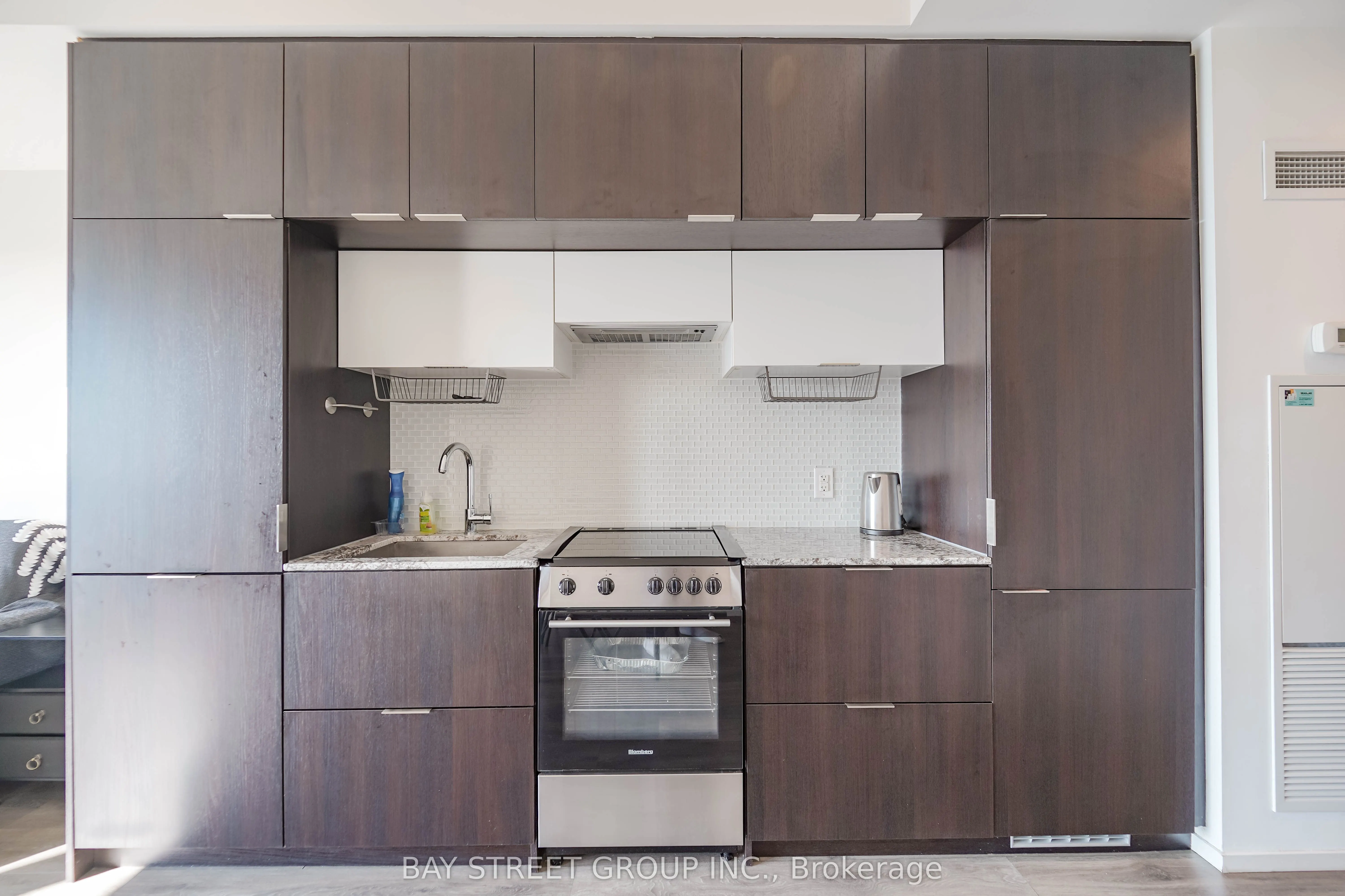 159 Dundas Street E, #4302