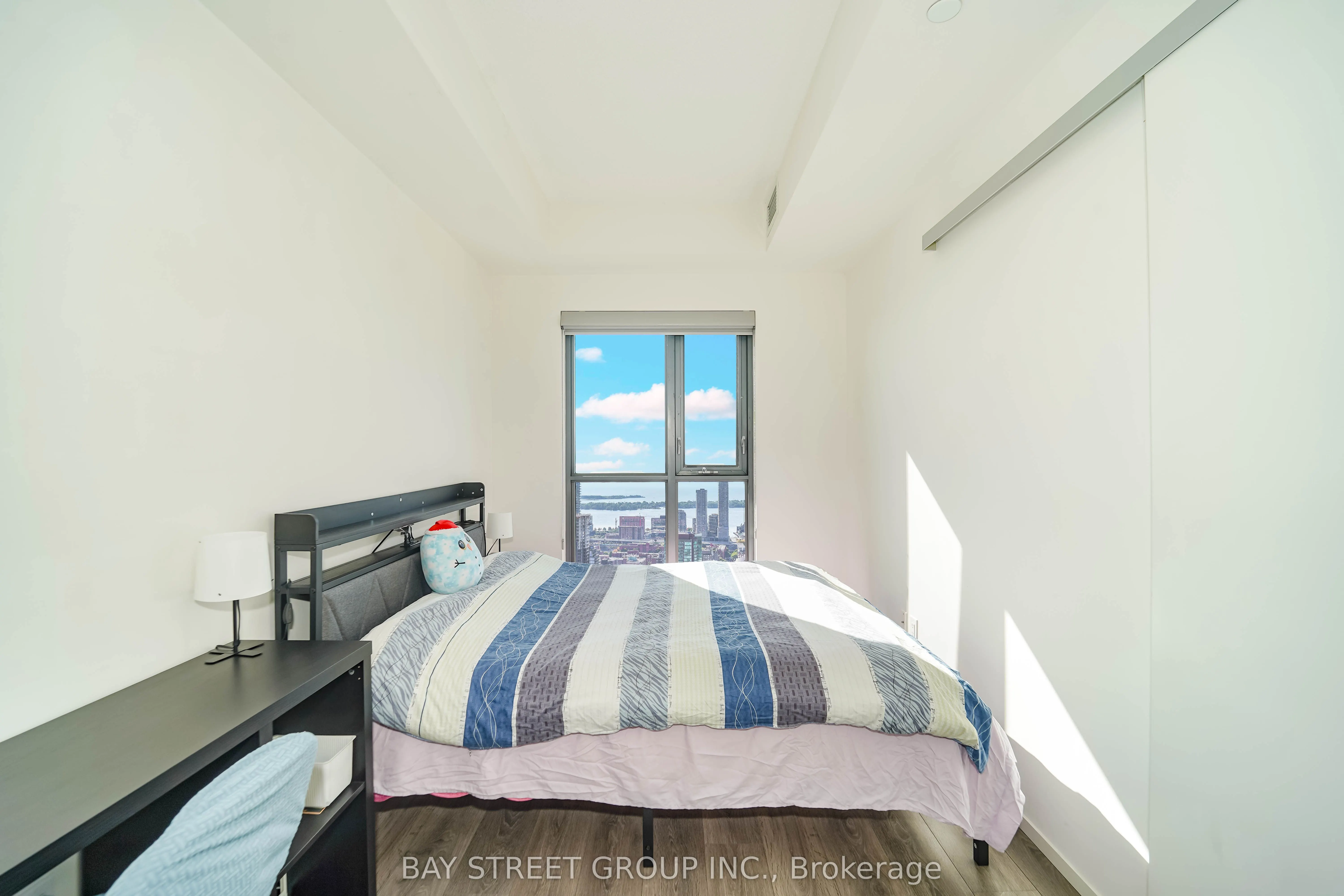 159 Dundas Street E, #4302