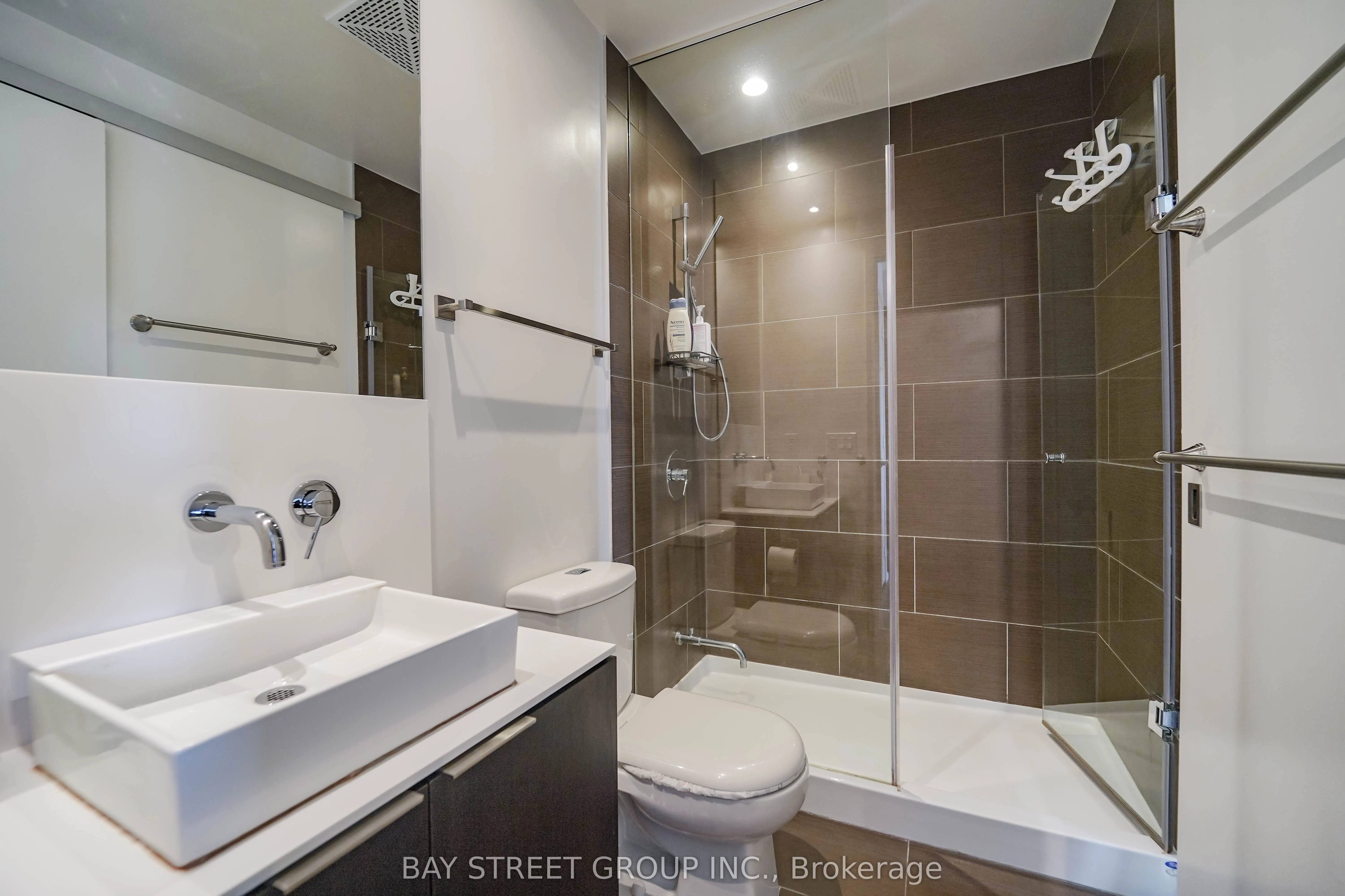 159 Dundas Street E, #4302