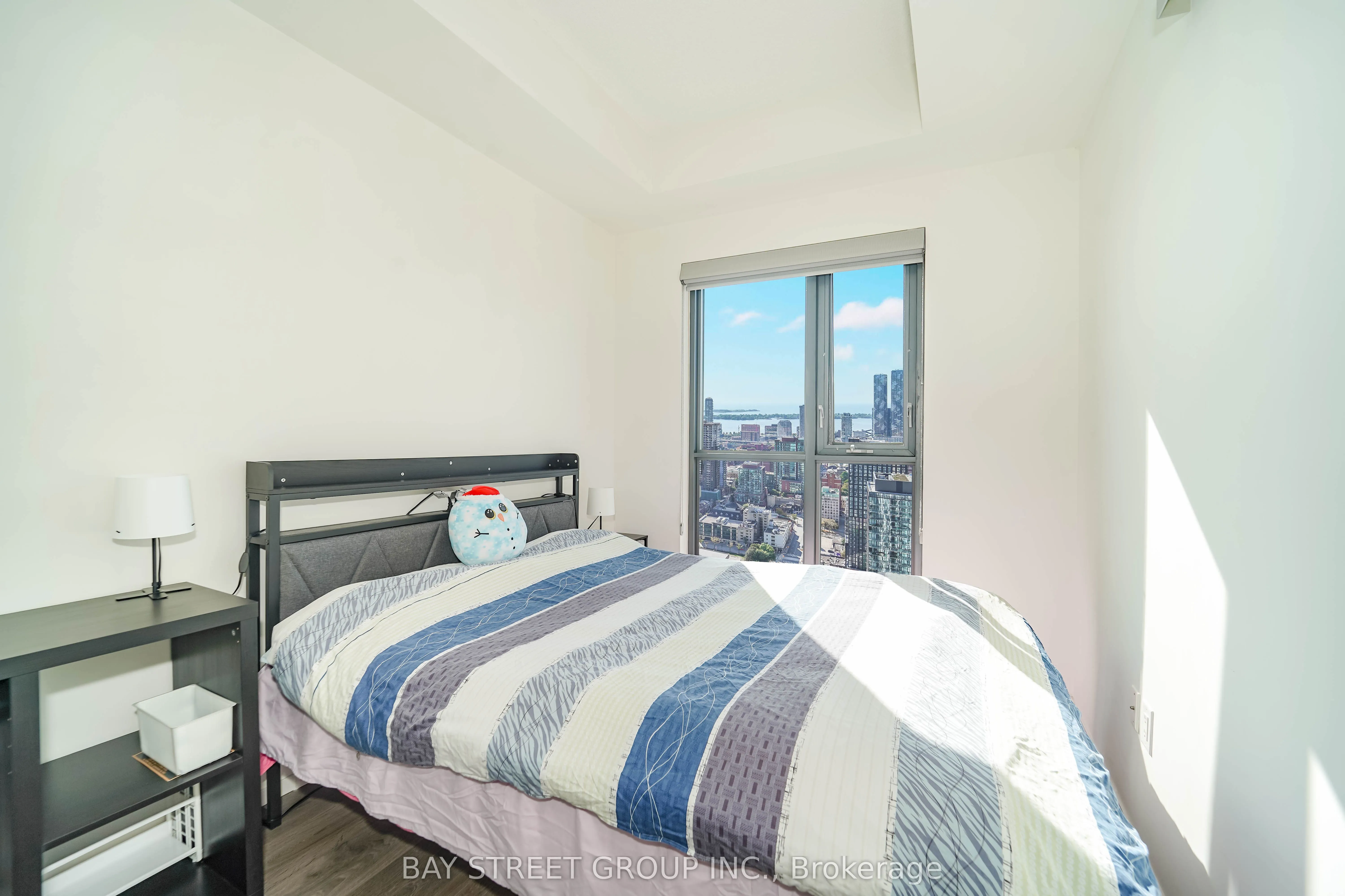 159 Dundas Street E, #4302