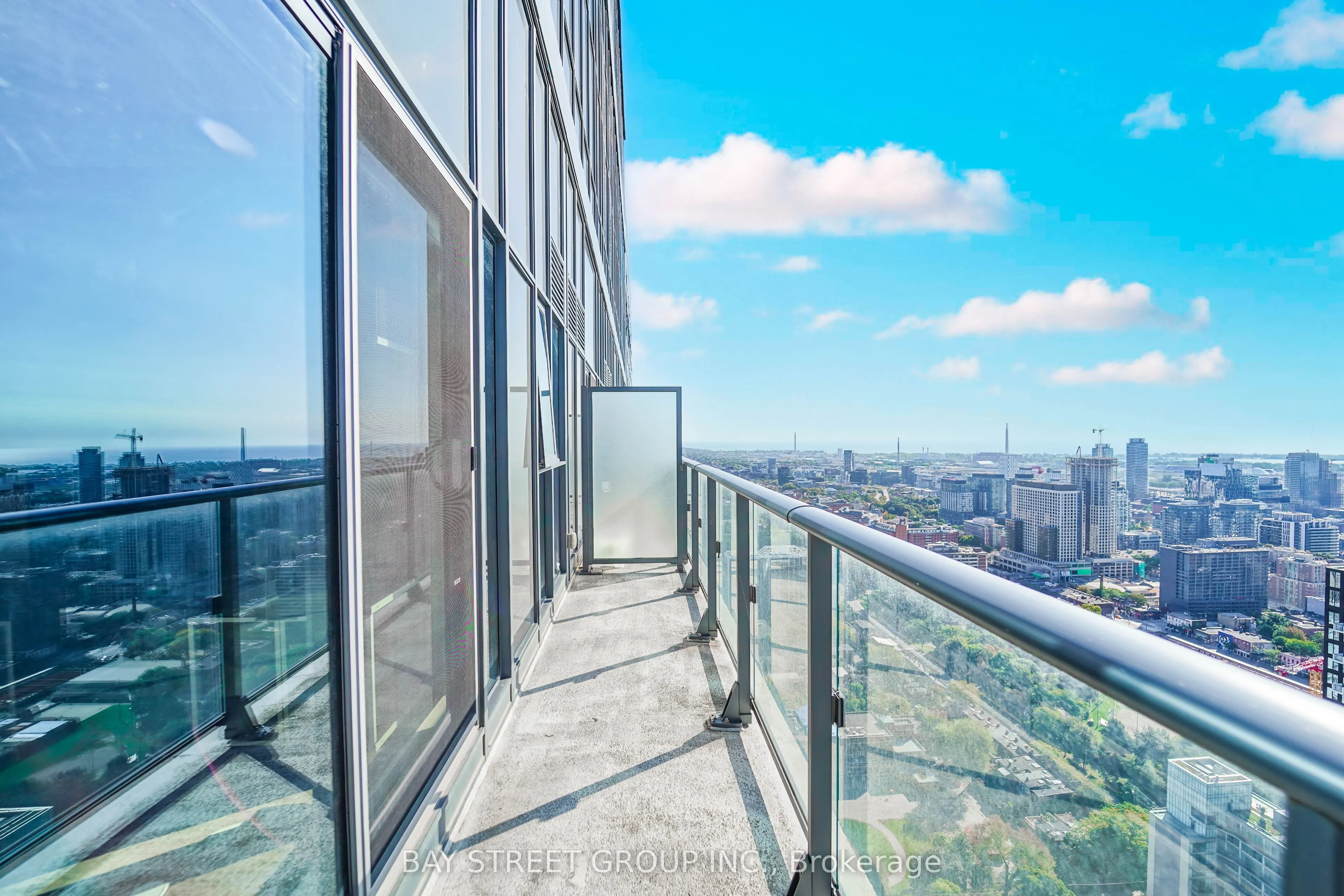 159 Dundas Street E, #4302