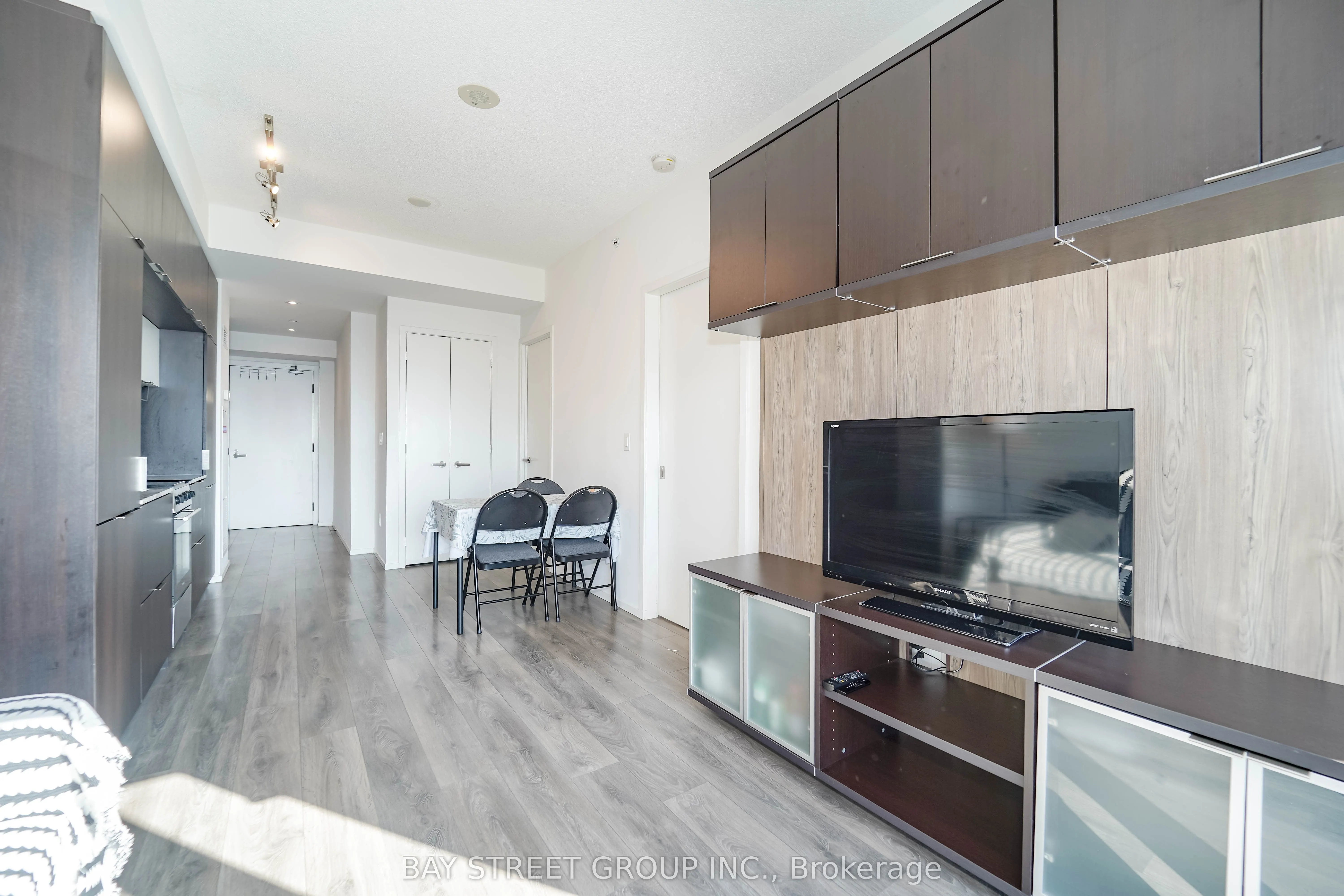159 Dundas Street E, #4302