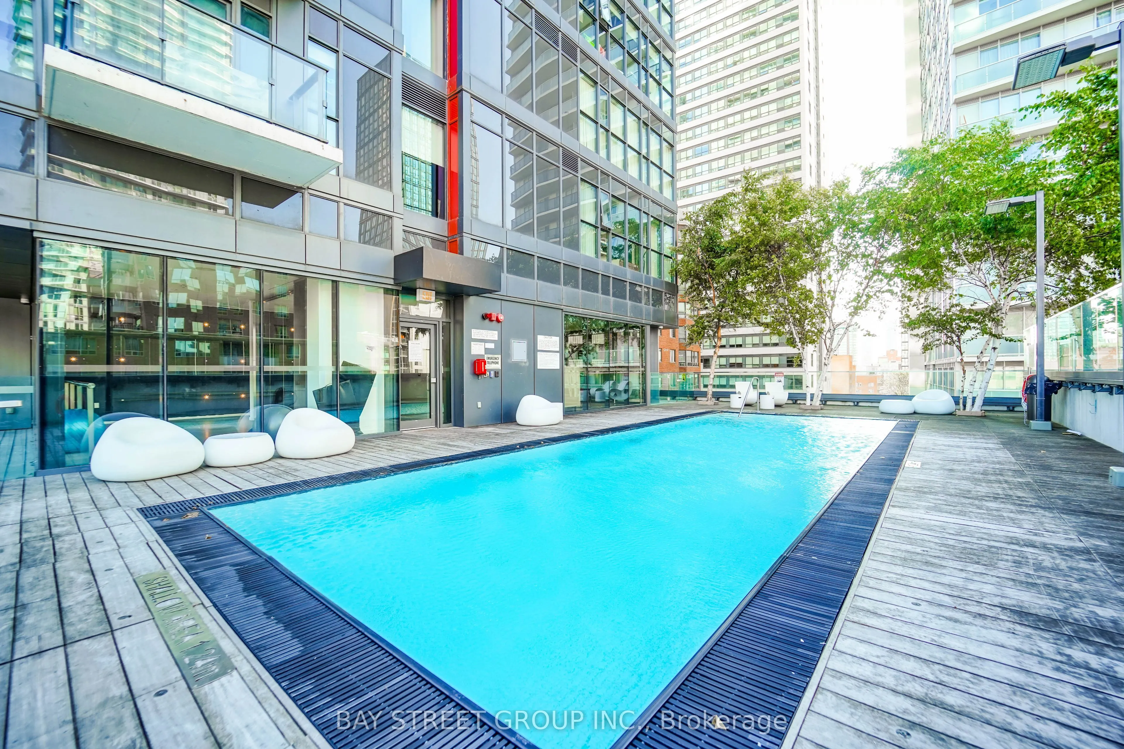 159 Dundas Street E, #4302
