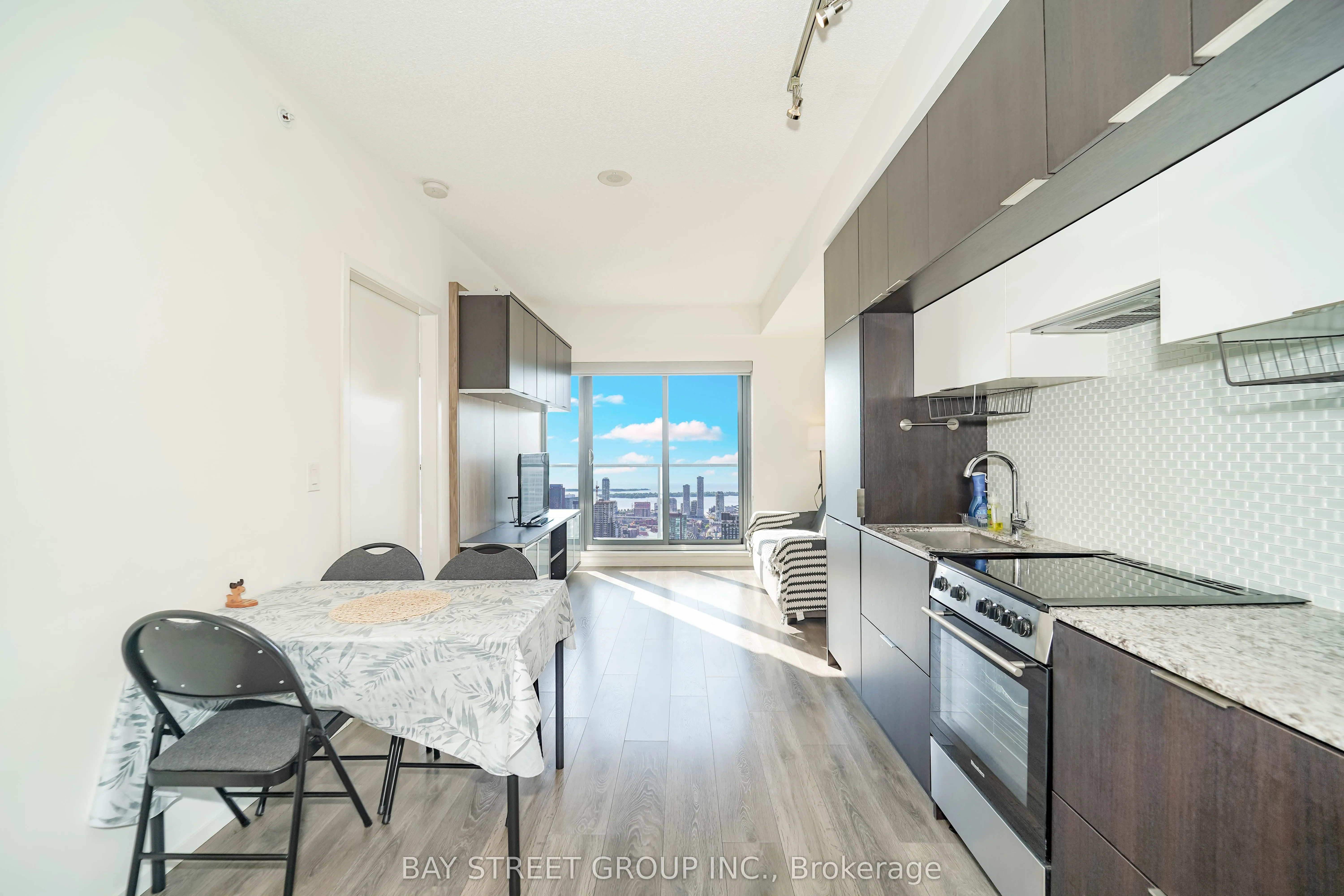 159 Dundas Street E, #4302