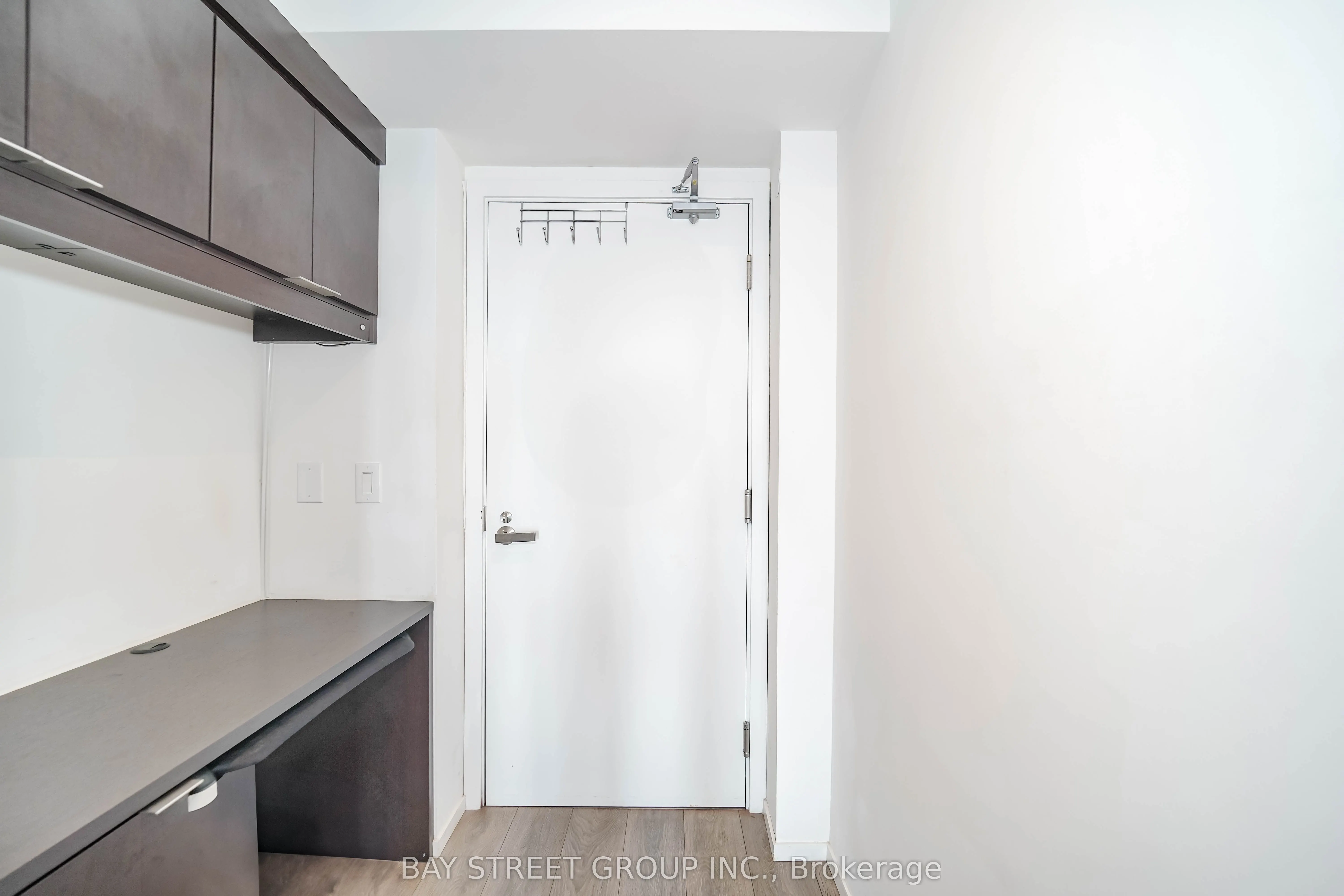 159 Dundas Street E, #4302