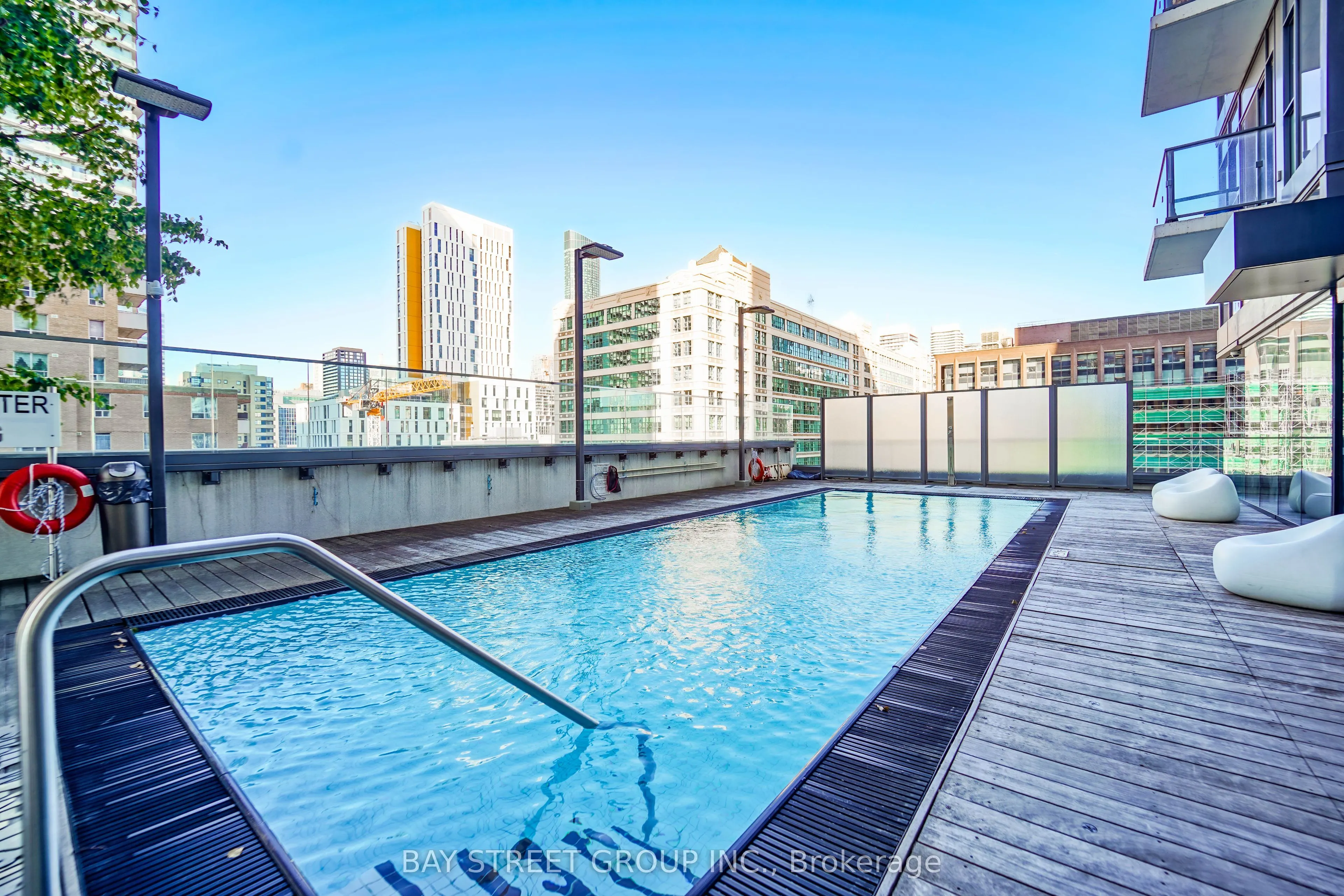 159 Dundas Street E, #4302