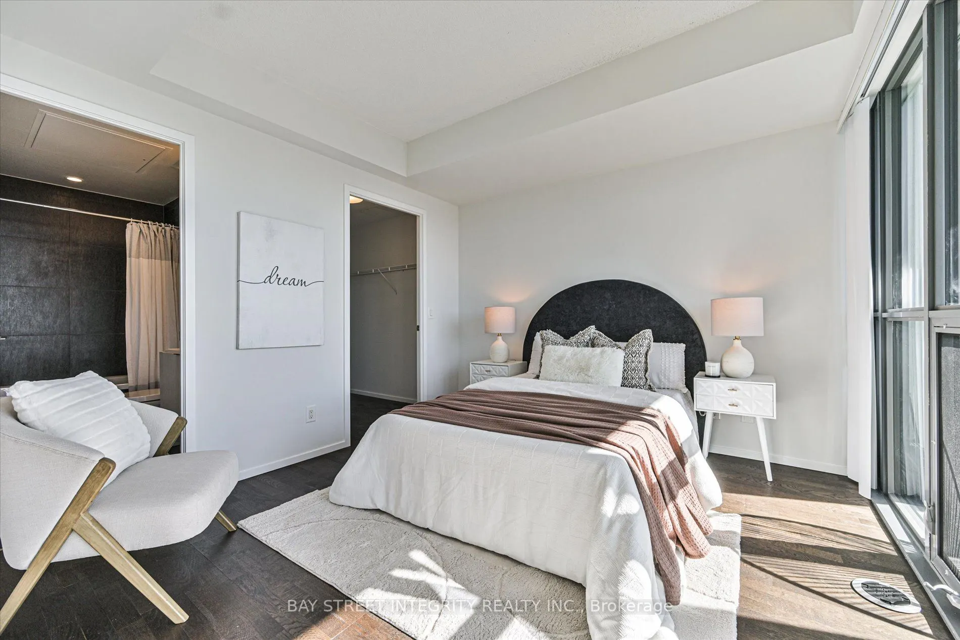101 Charles Street E, #3203