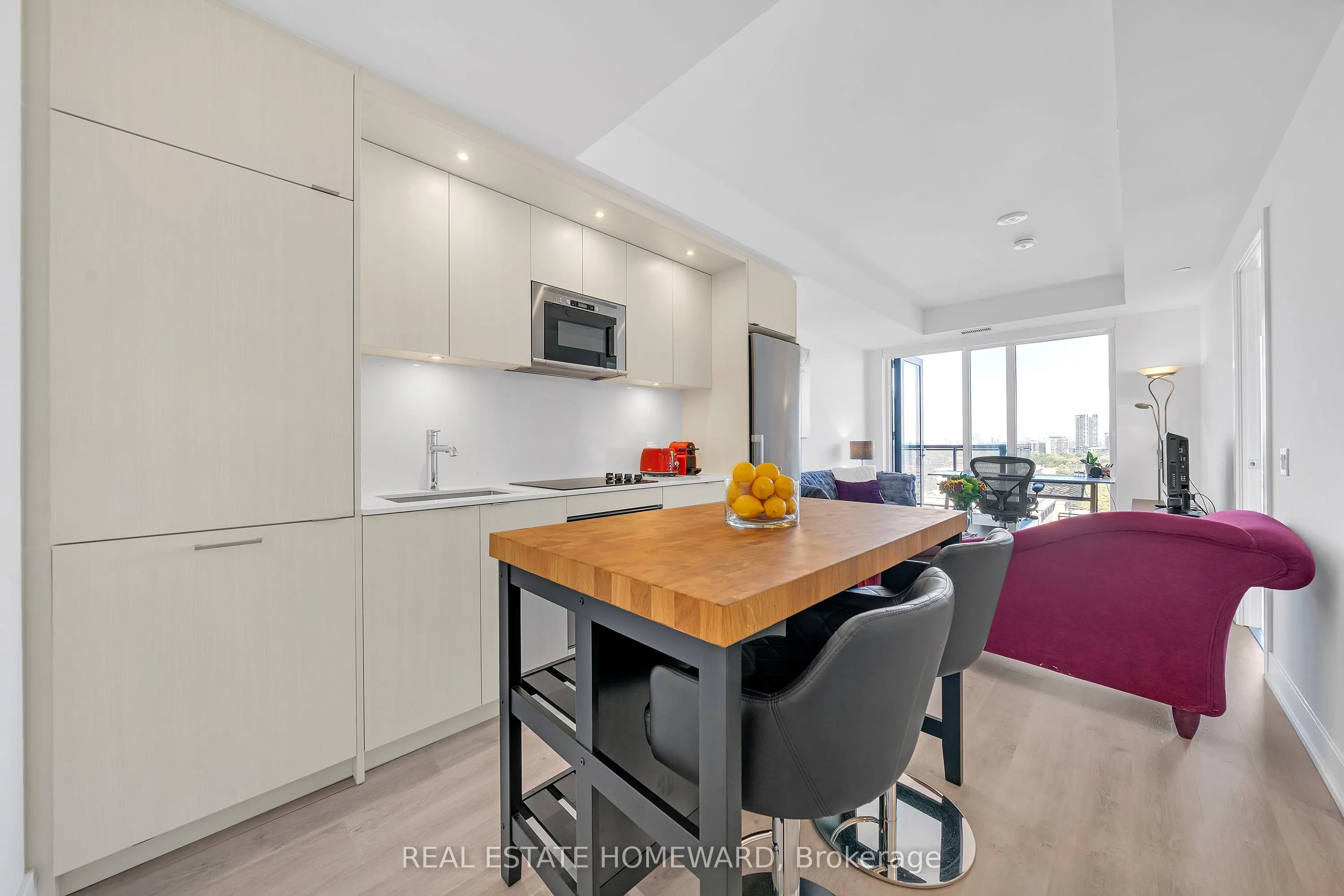20 Inn On The Park Drive, #2039