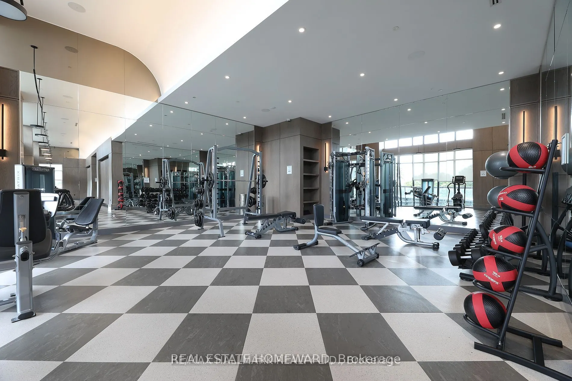 20 Inn On The Park Drive, #2039