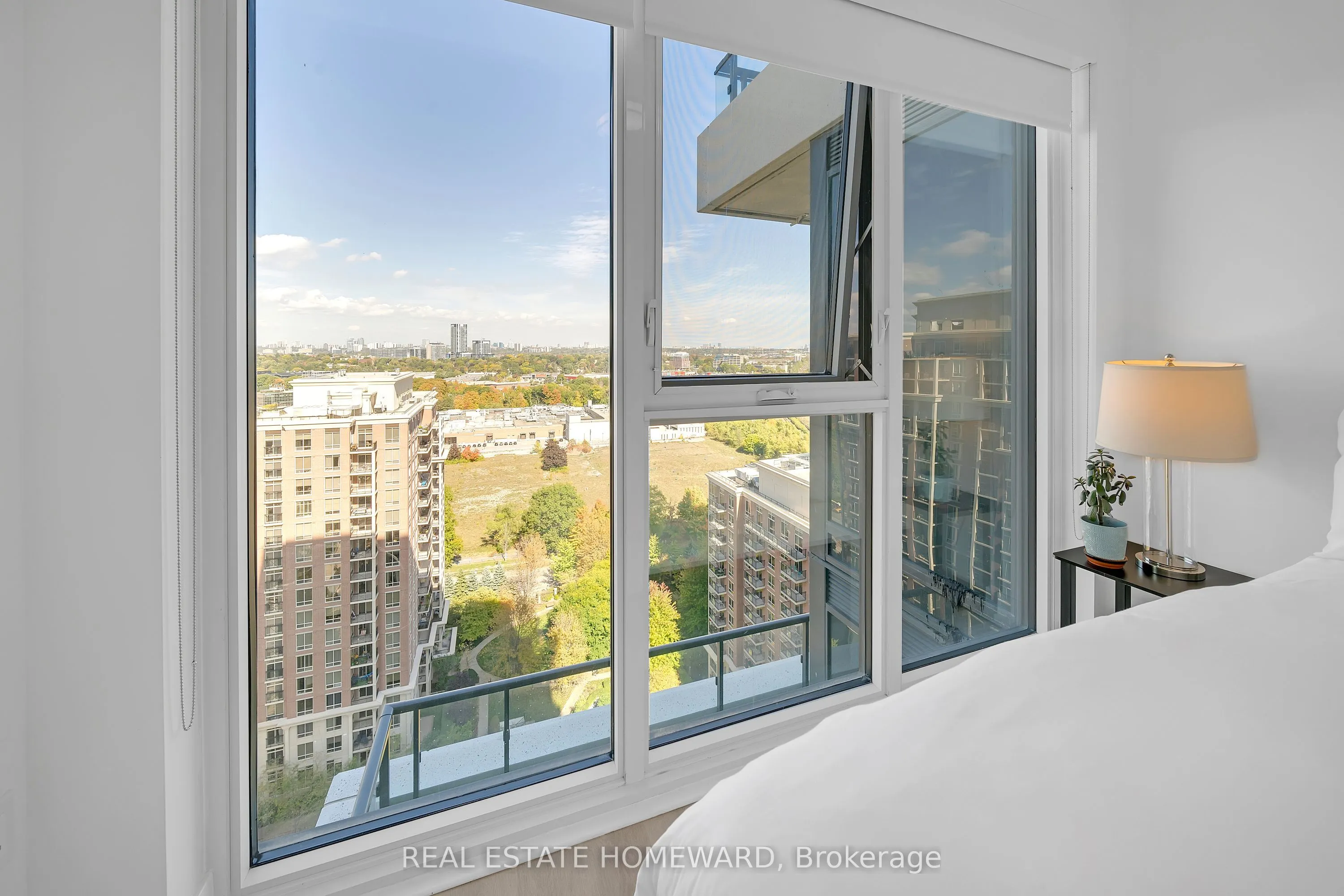 20 Inn On The Park Drive, #2039