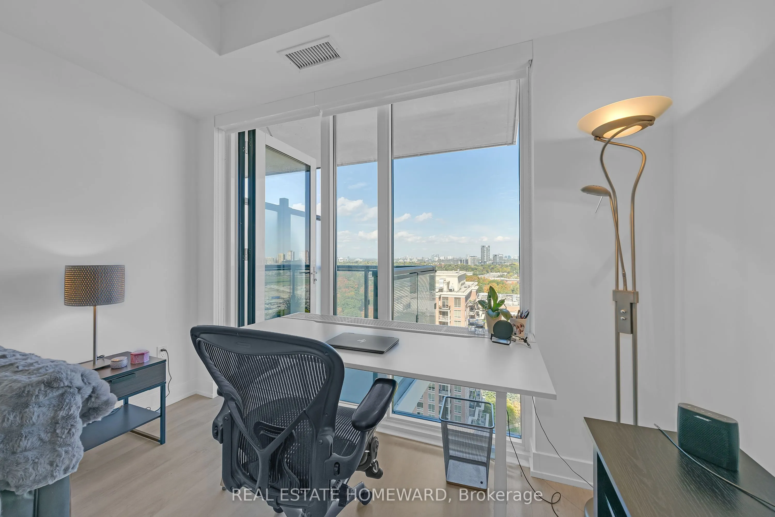 20 Inn On The Park Drive, #2039