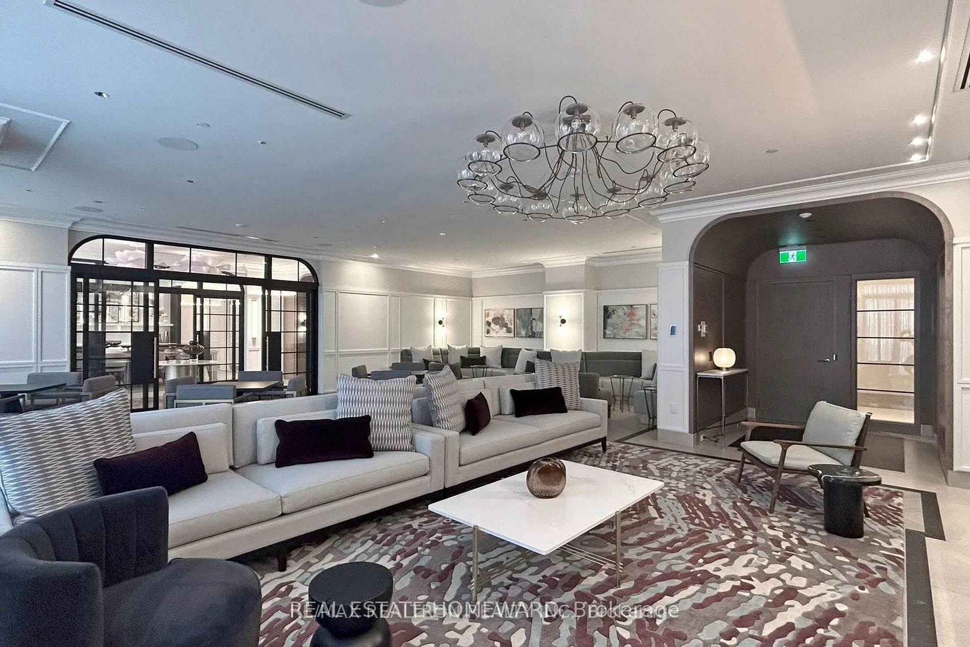 20 Inn On The Park Drive, #2039