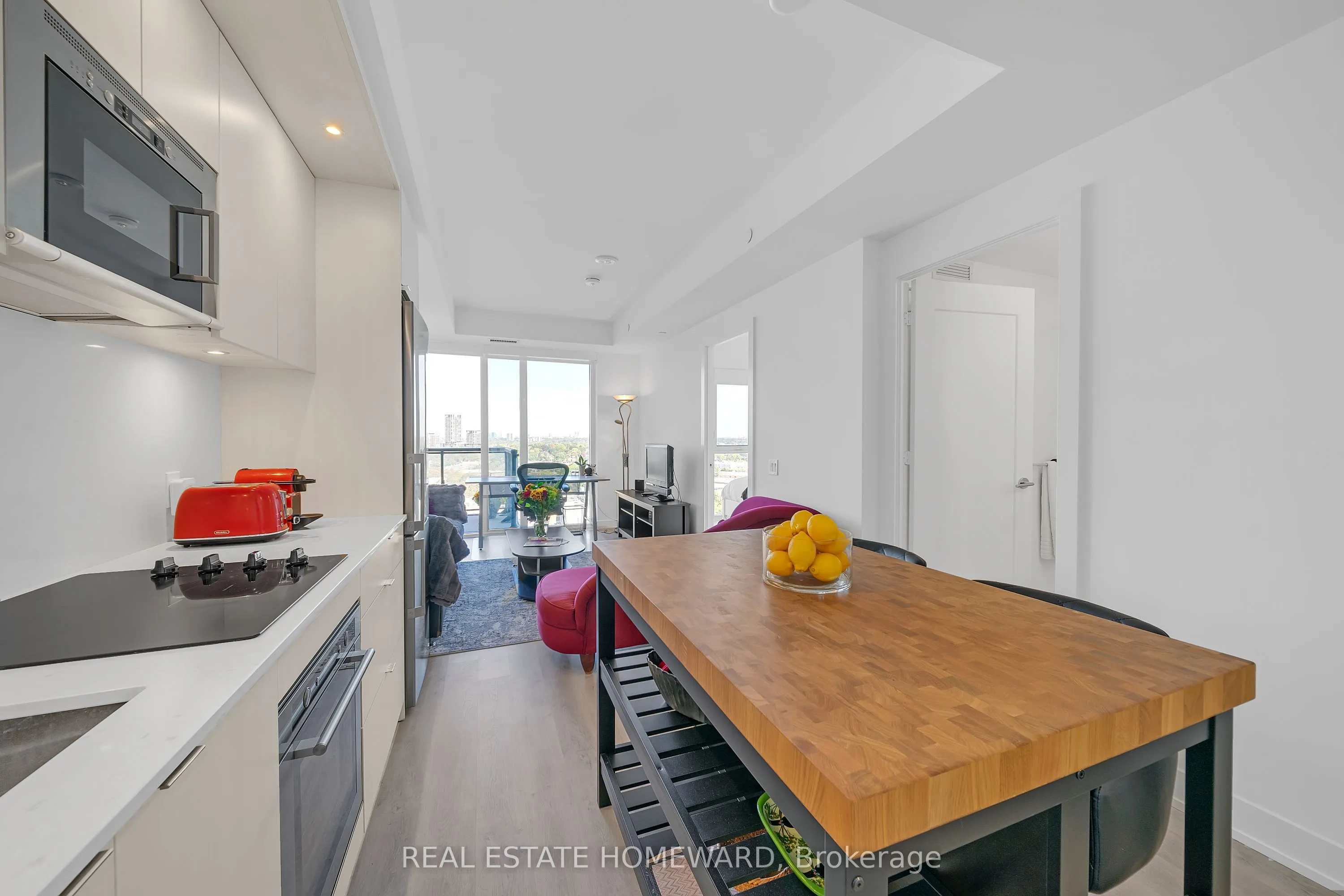20 Inn On The Park Drive, #2039