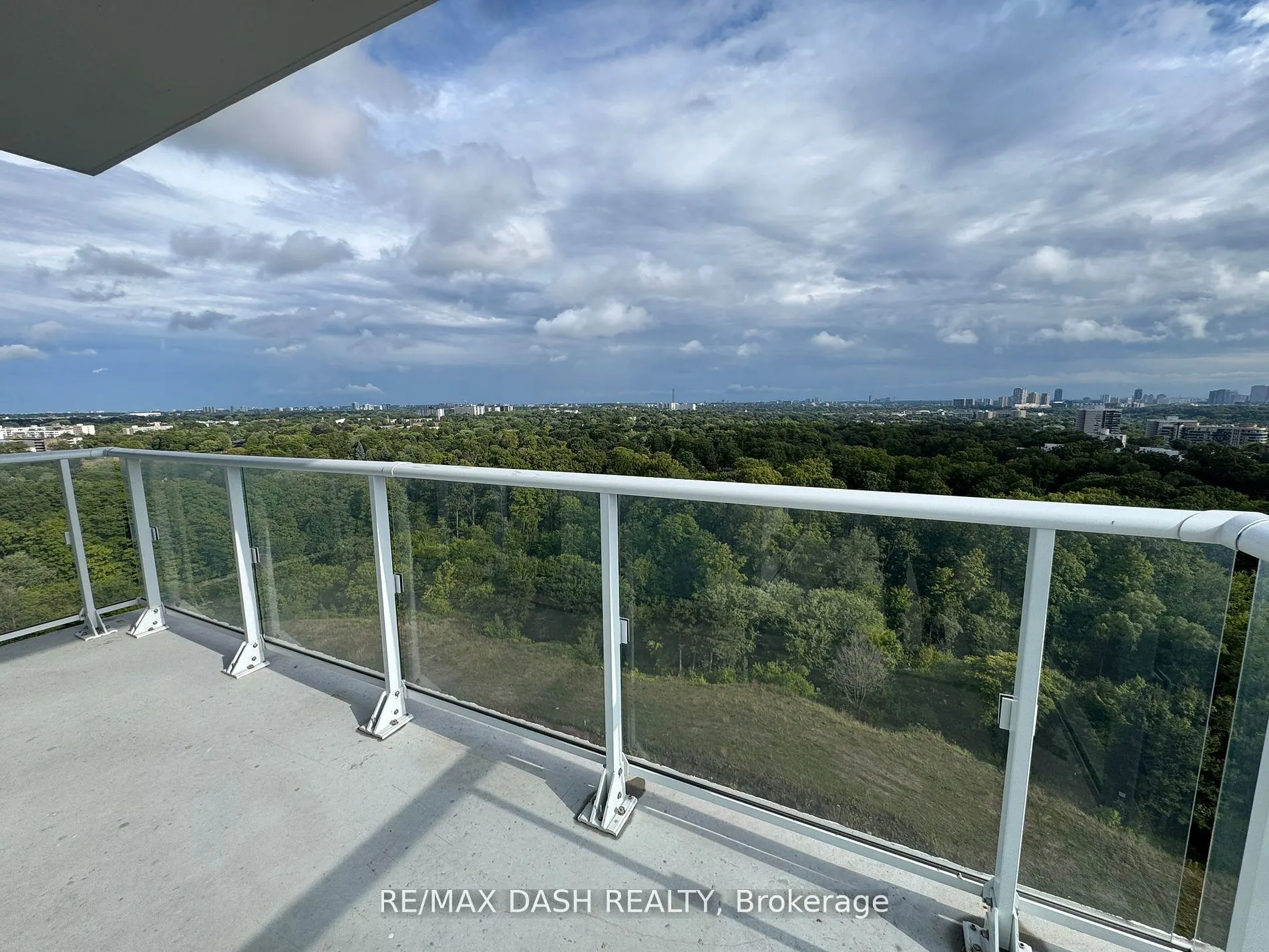 10 Deerlick Court, #1702