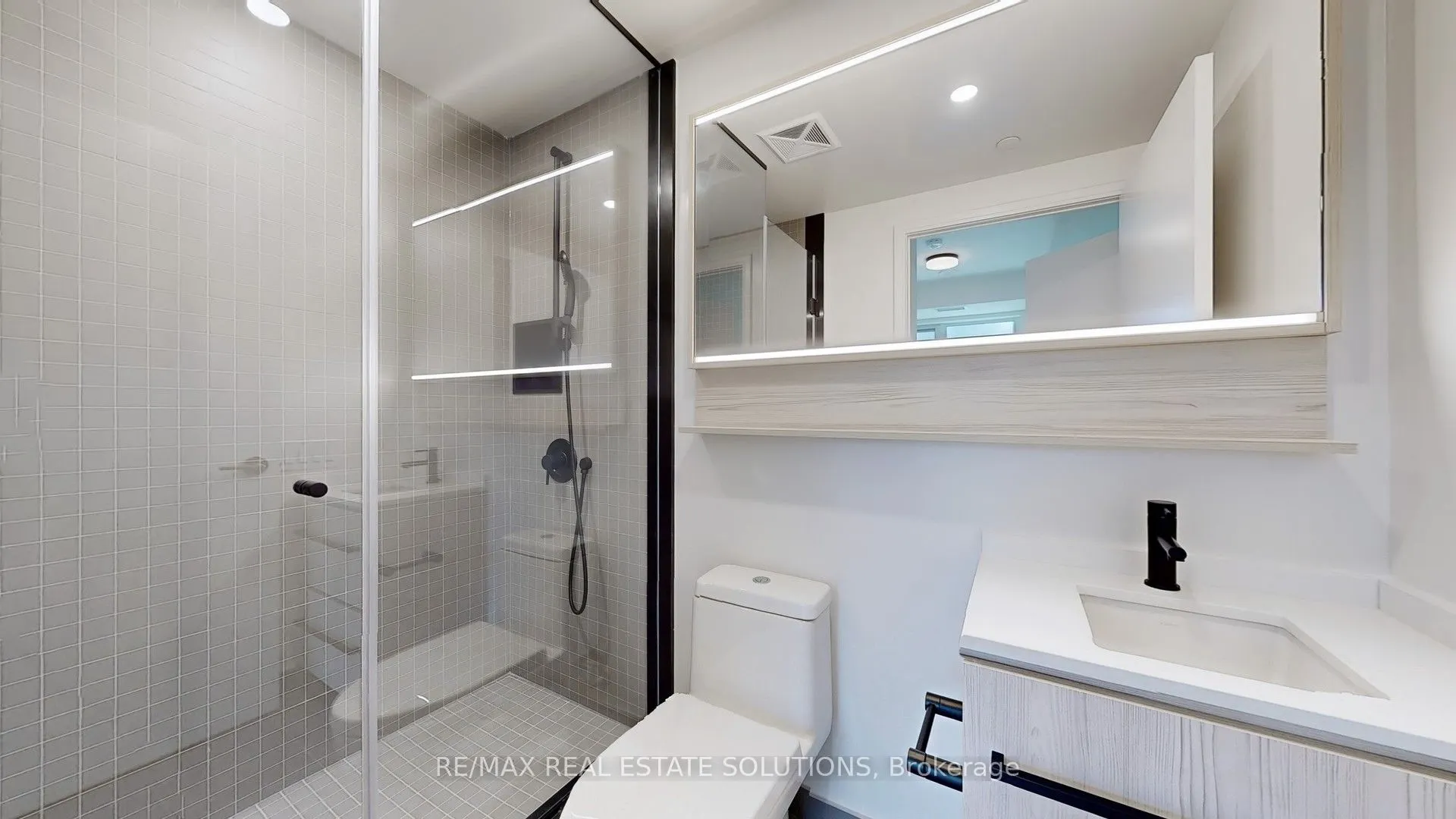 425 Front Street E, #411