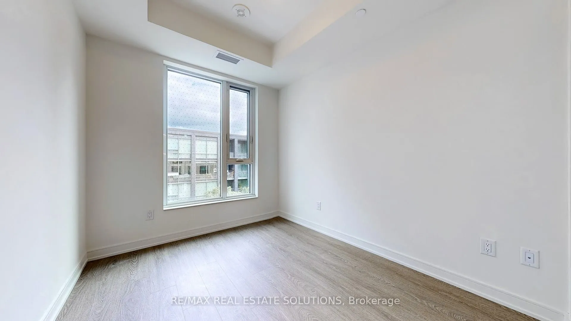 425 Front Street E, #411