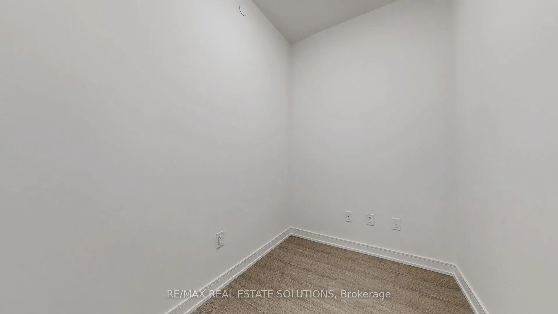 425 Front Street E, #411